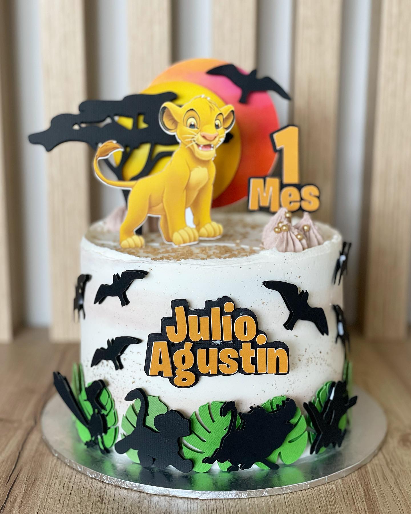 Mates Cake - El rey león 💛 @mintpaperart #cakes... | Facebook