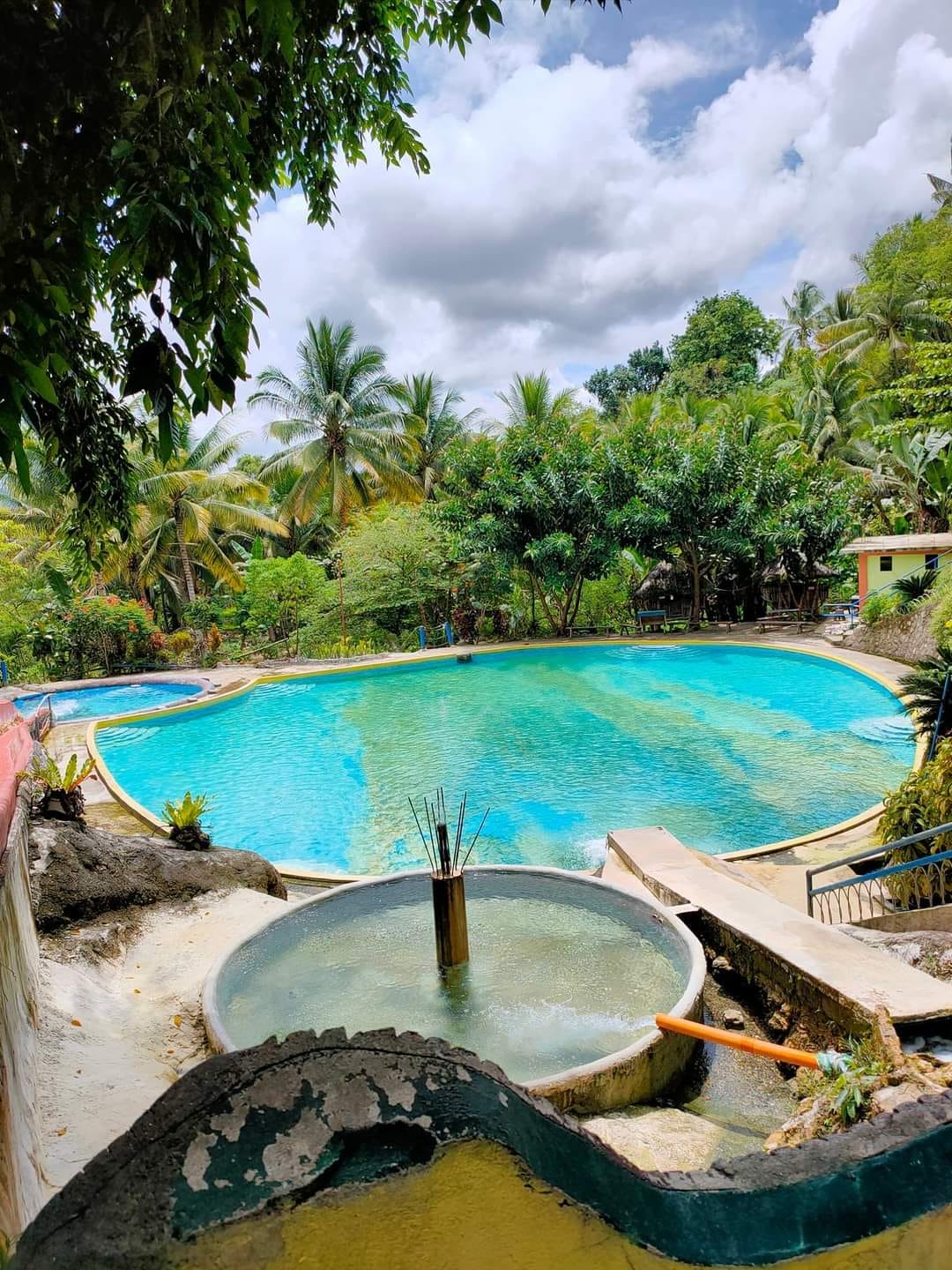 𝚂𝚒𝚁𝙾𝙺 - 🏡 MasdecSpringResort 😱 Php 50 Entrance fee 😍... | Facebook