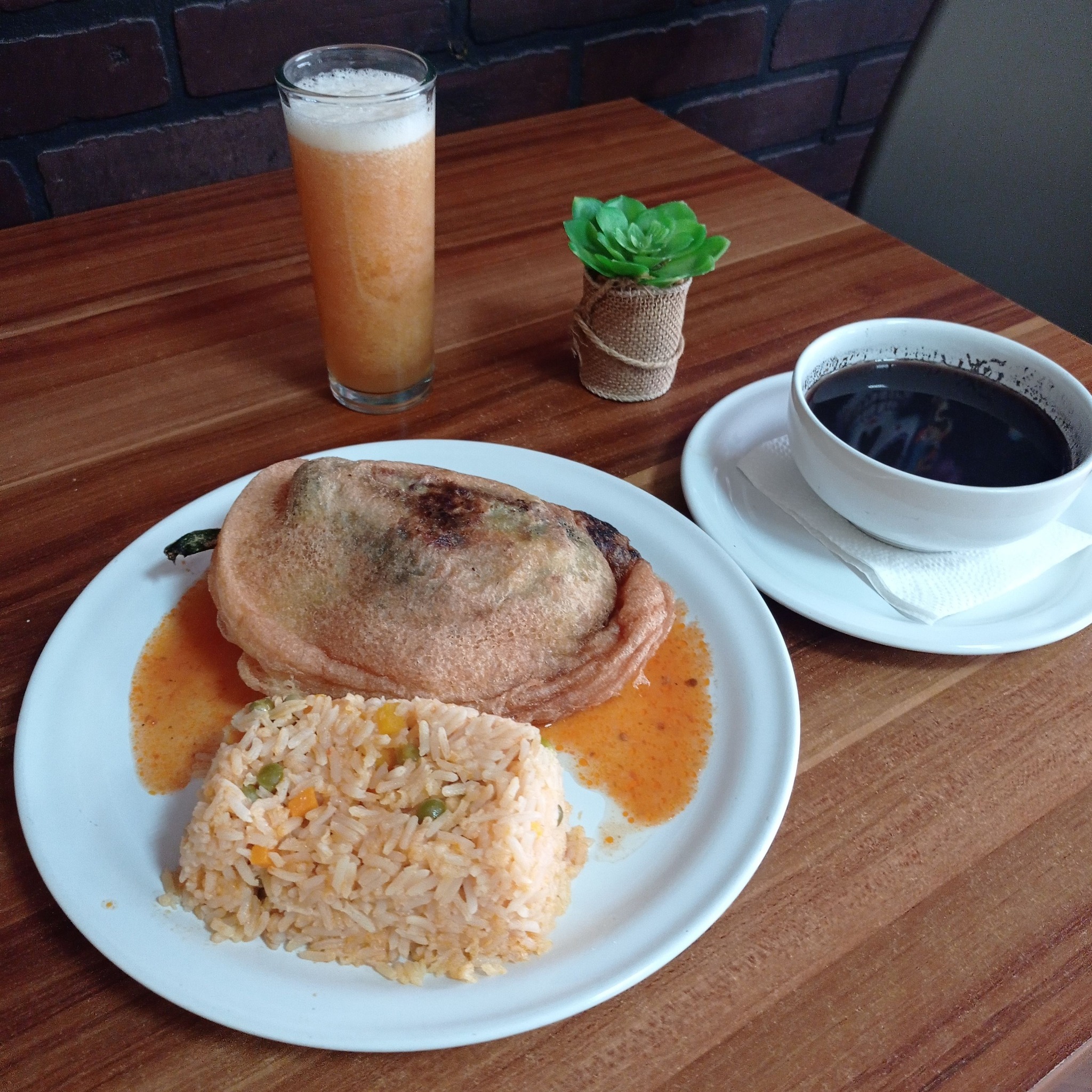 Cafeto - MENÚ DEL DÍA: 🍴-ENTRADQ: Caldo de frijol 🍴-PLATO FUERTE: Chile ...