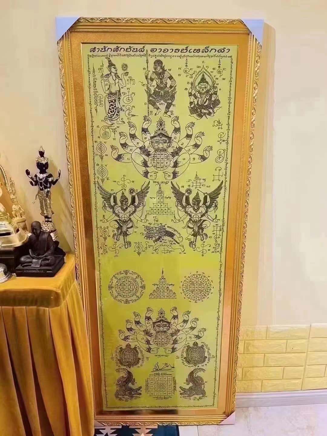 泰一Thai one - 12手拉胡天神符布現貨，這不是一般的 每一筆，每一個經文、符咒都是由阿贊力當師傅親力親為邊畫... | Facebook