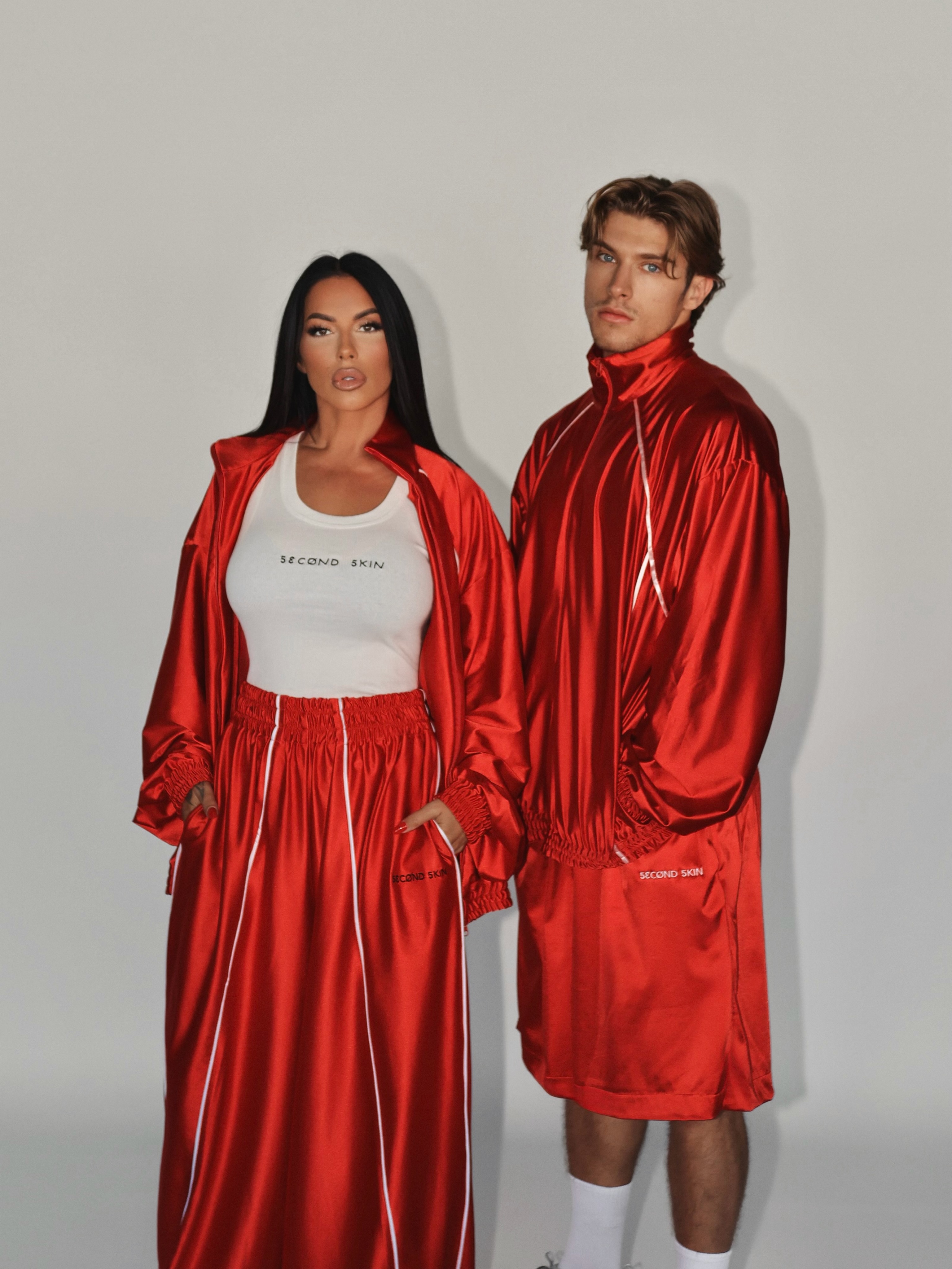 555 ESSENTIAL OVERSIZED WINDBREAKER SET AND BERMUDAS SHINE