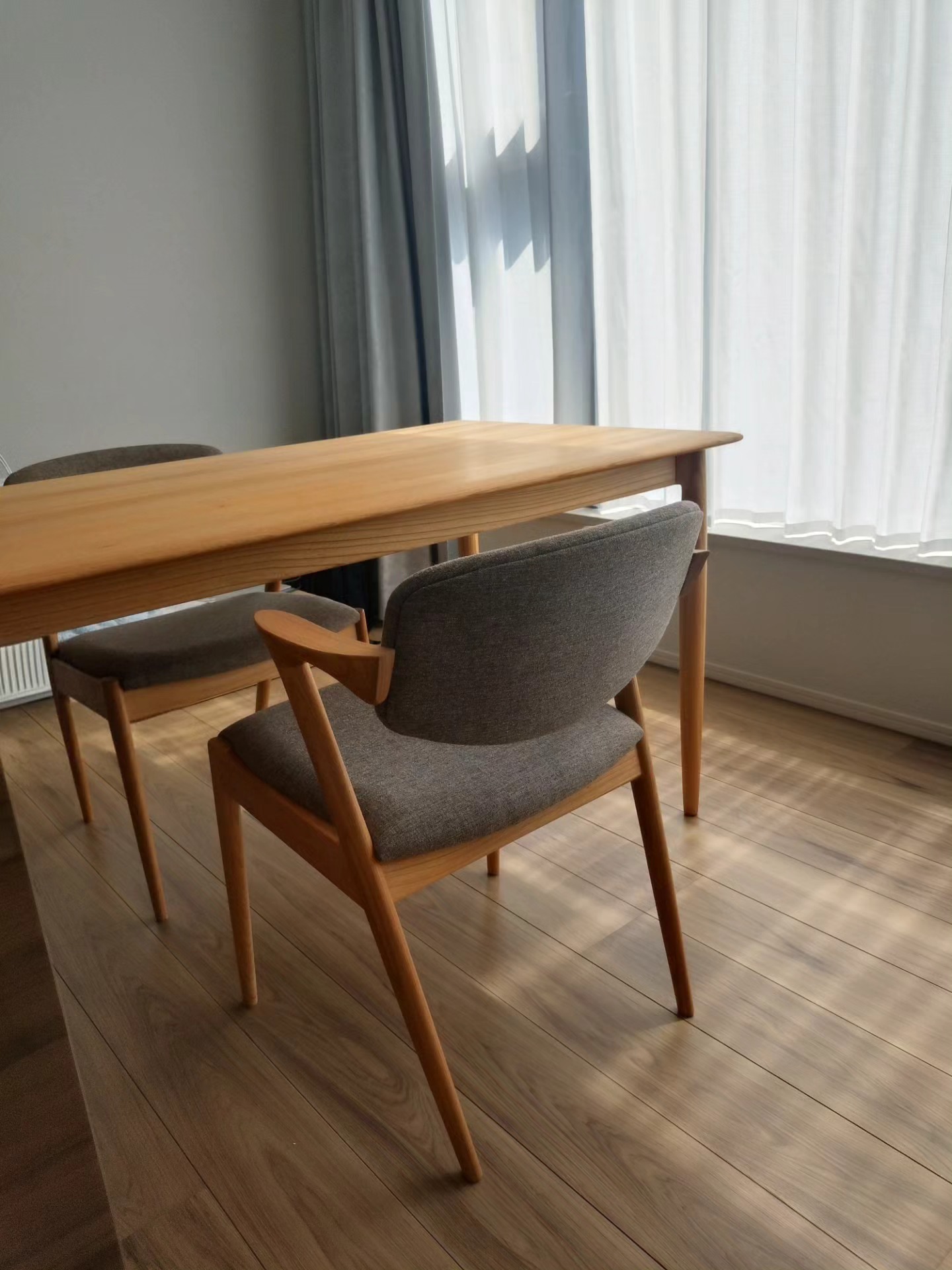 No42 欅 UNI dining 1300☓750 欅 をお届けさせて頂きました。 カイ