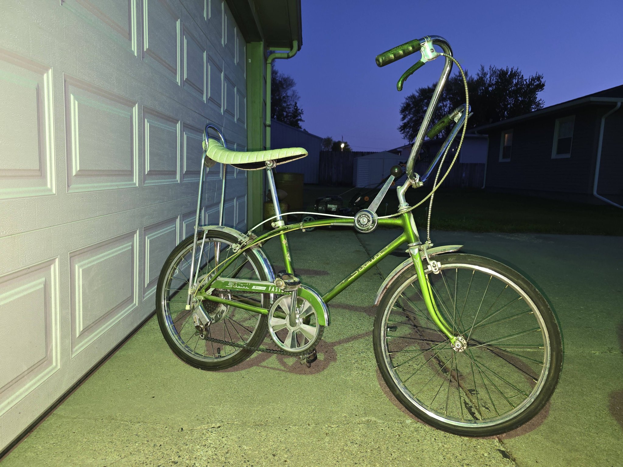Cool 1968 Schwinn Sting-Ray fastback 5 speed we picked up.