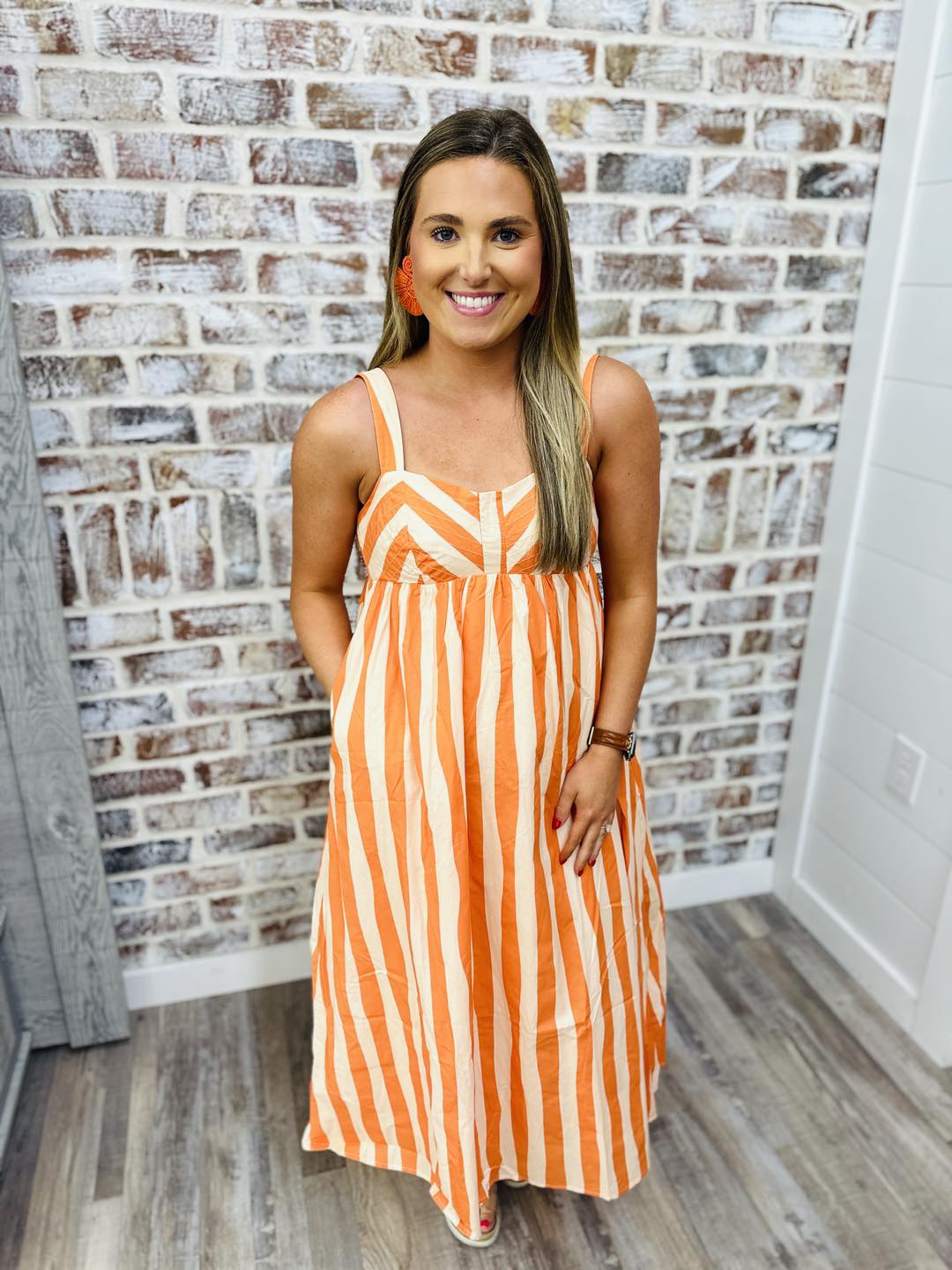burgundy dress knee length Classy Short Sleeve Knee-Length Party sleeveless halter bodycon gown neck burgundy chiffon knee Blue Striped White Collar color:BLUE
