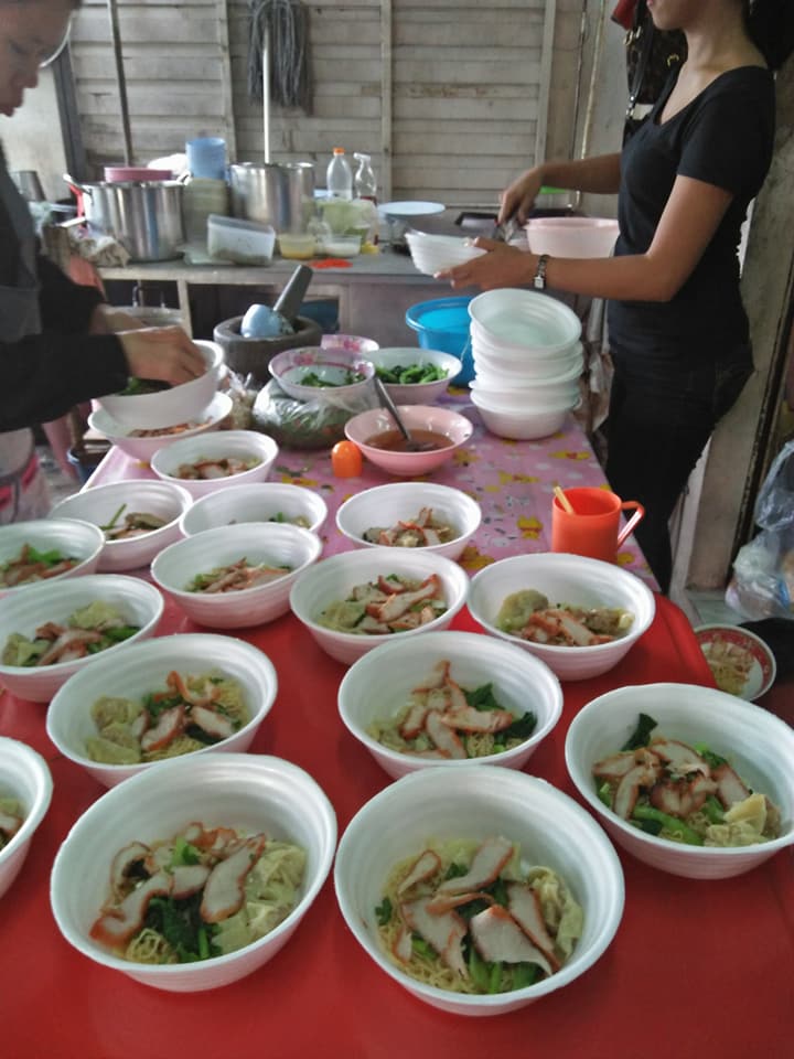 ป๋าหนวด บะหมี่เกี๊ยว | Ban Rangsit
