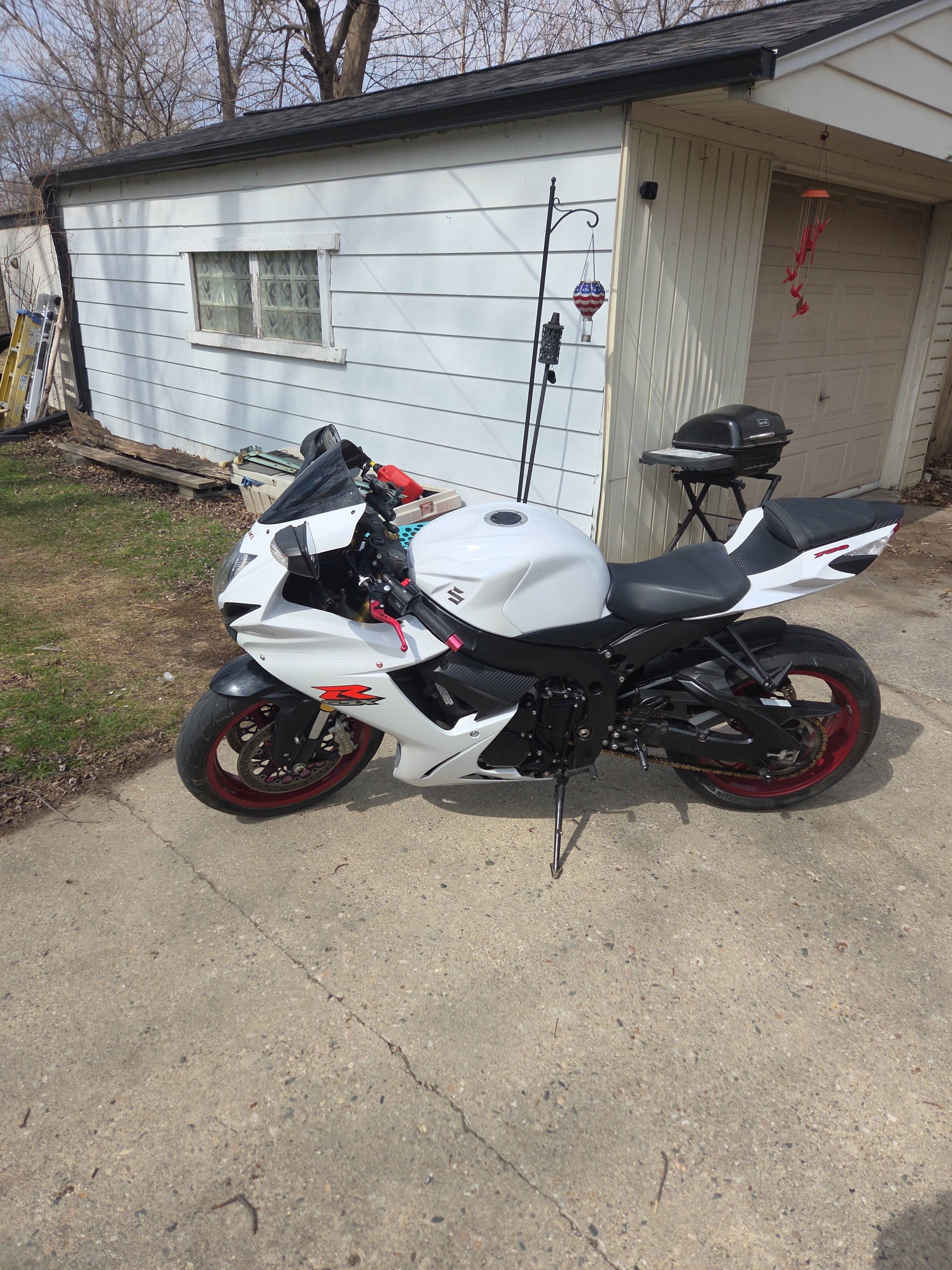 Why does my 750 outperform most 1000cc bikes?