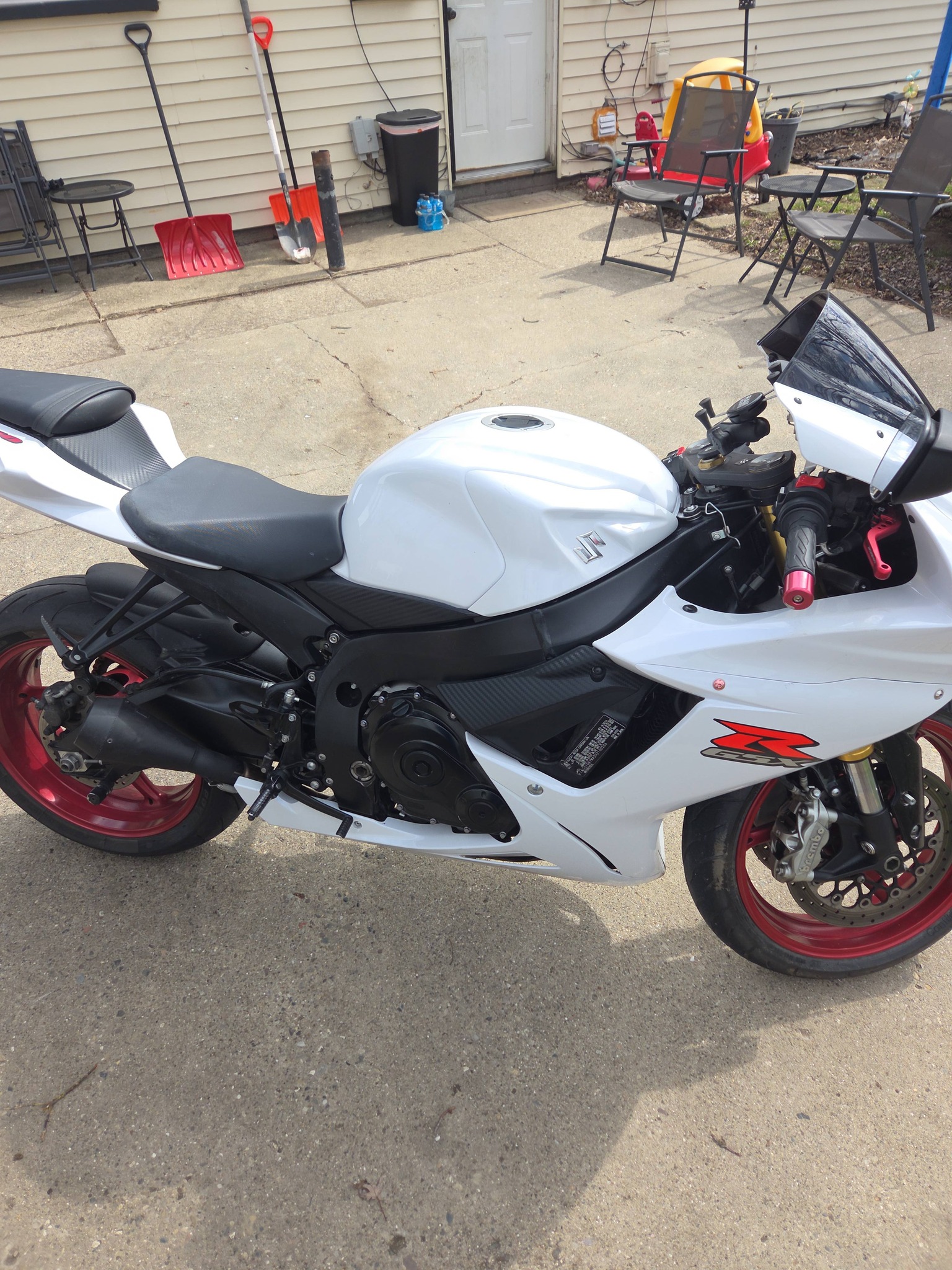 Why does my 750 outperform most 1000cc bikes?