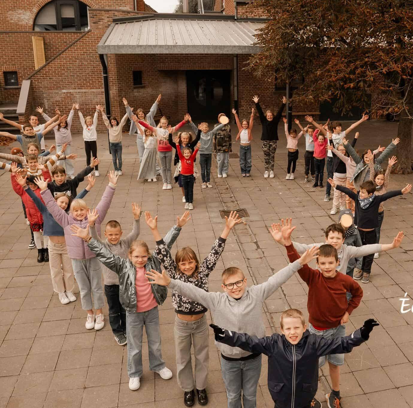 Ecole communale de... - Ecole communale de Thieulain