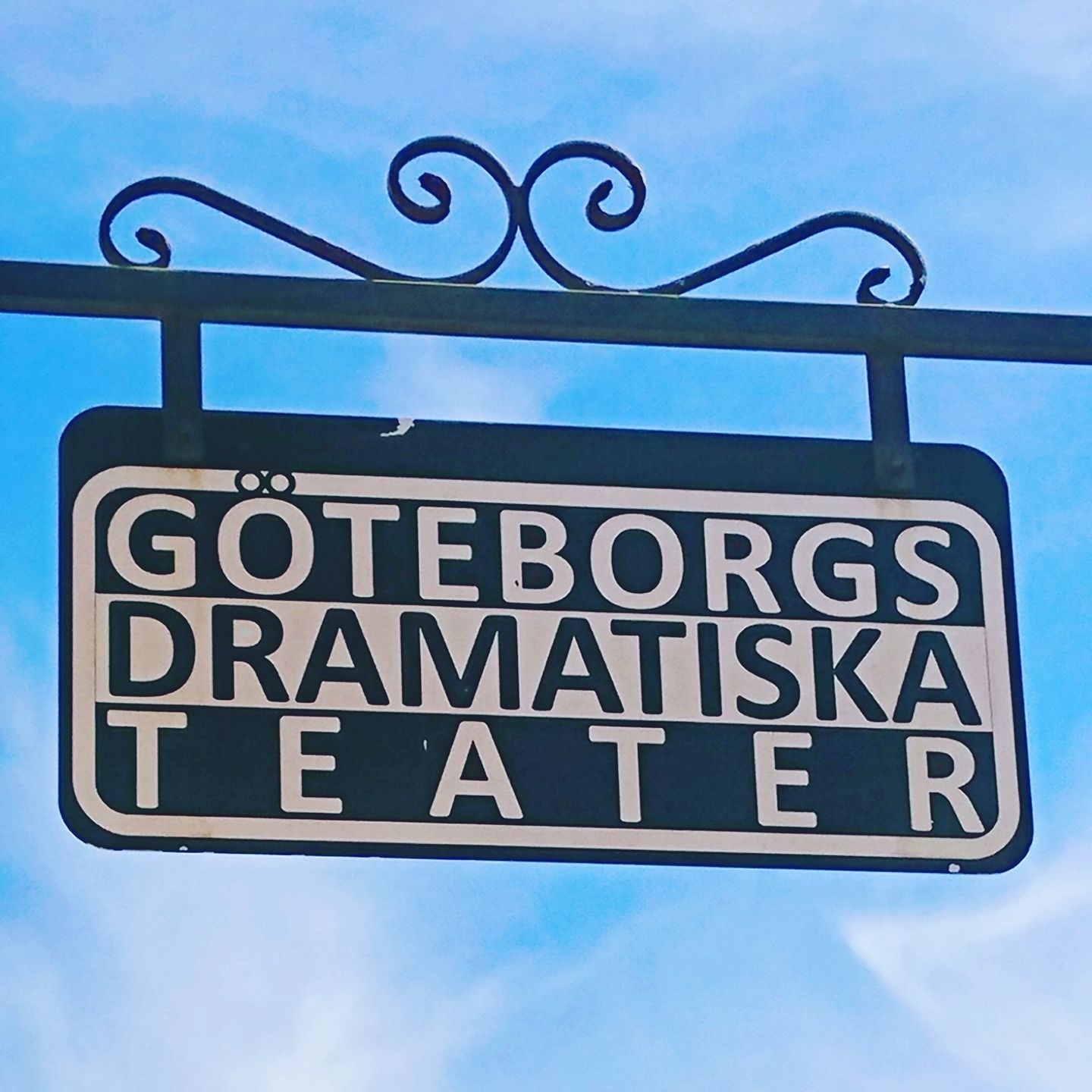 MasthuggsTeatern - Vi avslutade fredagen med att låta bäste @mikel ...