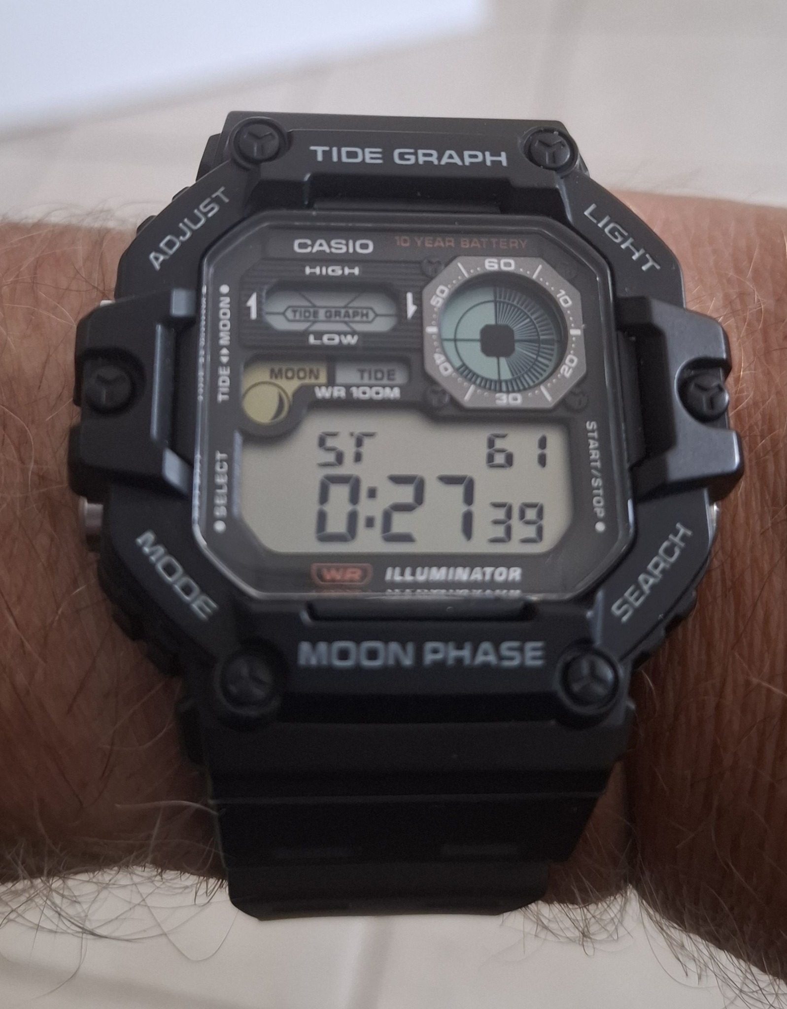Casio WS-1700H watch features tide graph and moon phase display