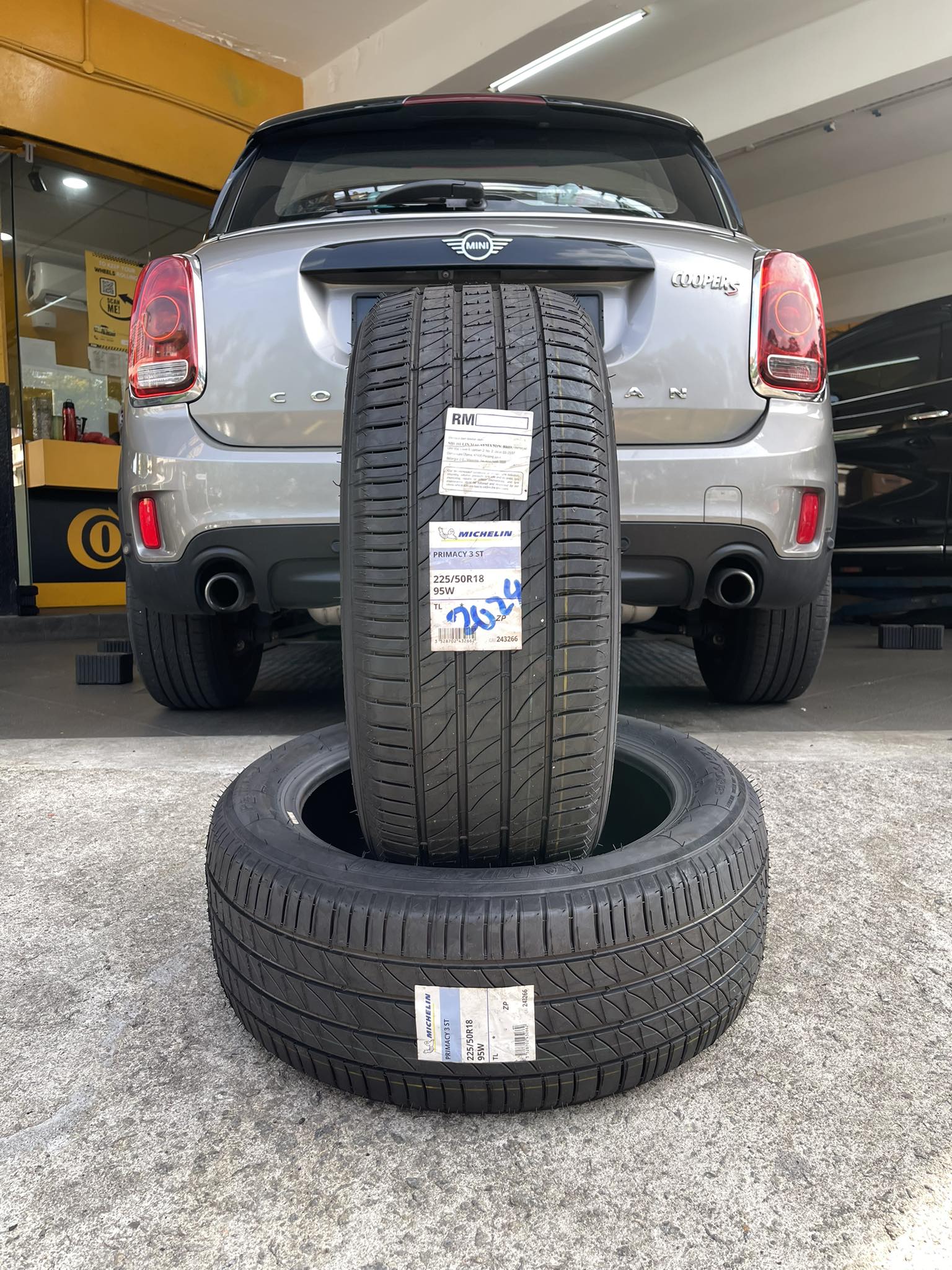 275/35/18 BRIDGESTONE POTENZA RE71RS YEAR 2024 . . 1pcs Rm1280 