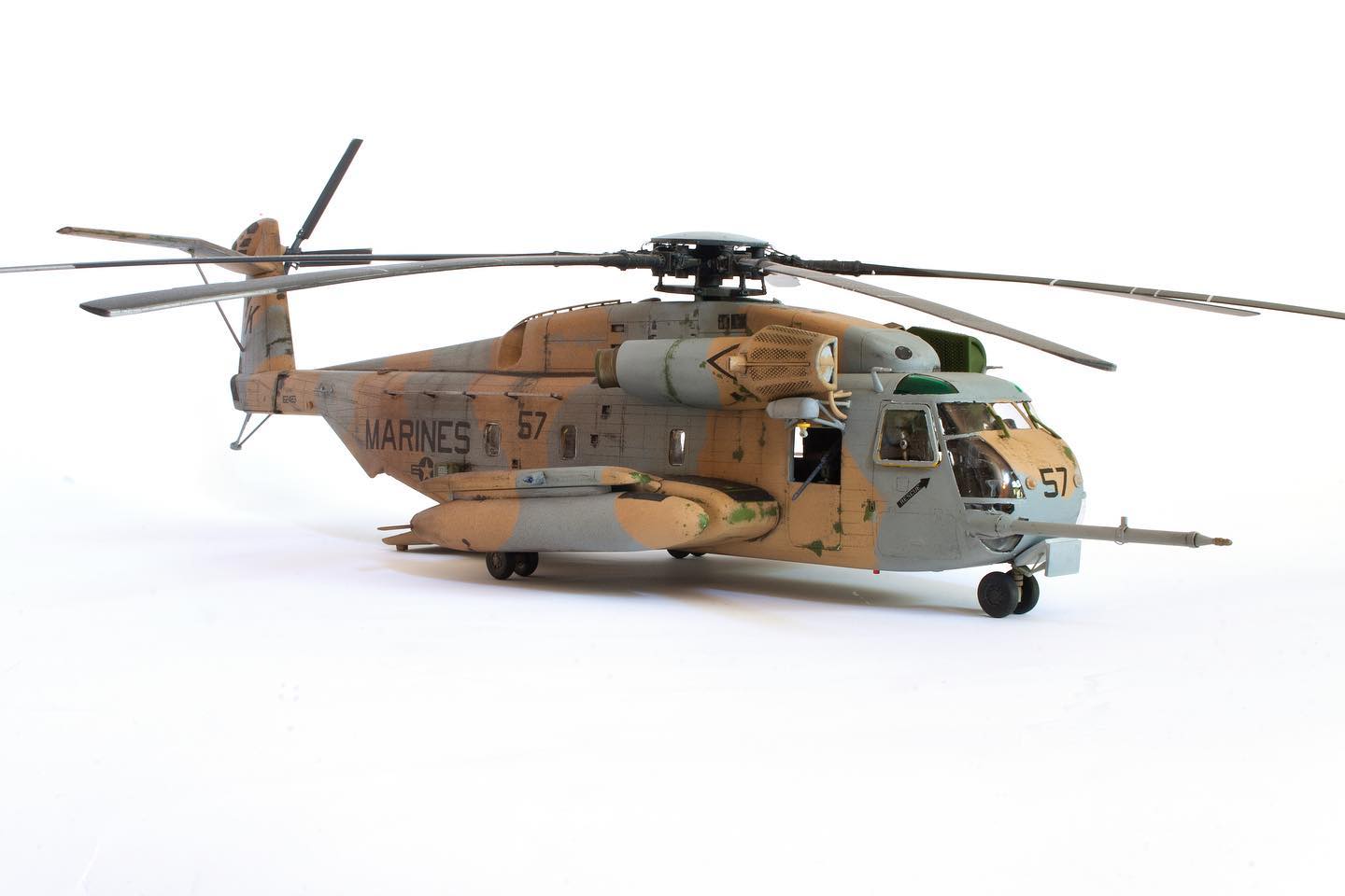 Academy 1/48 CH-53E Super Stallion model