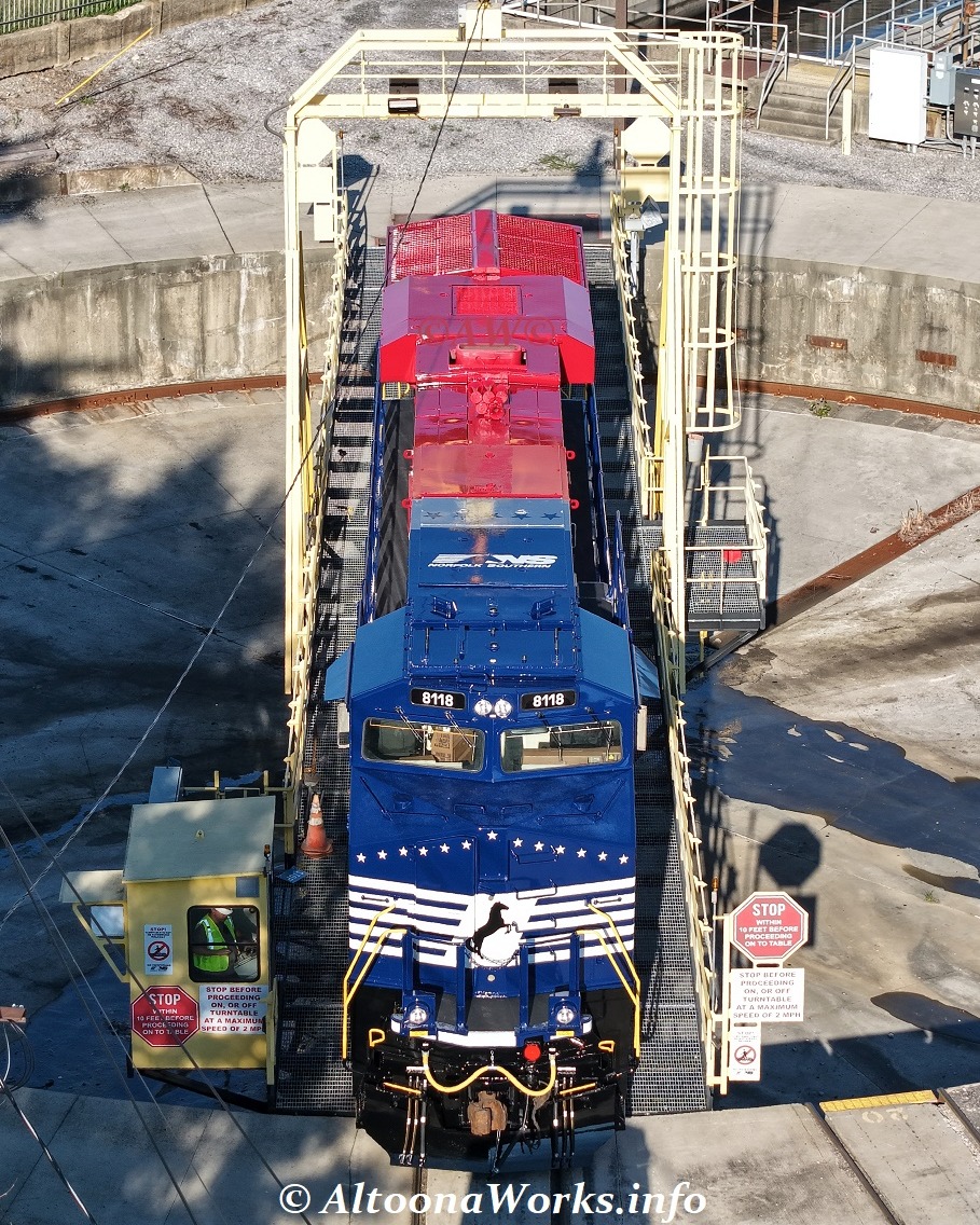 NS C39-8 8688 at Juniata turntable