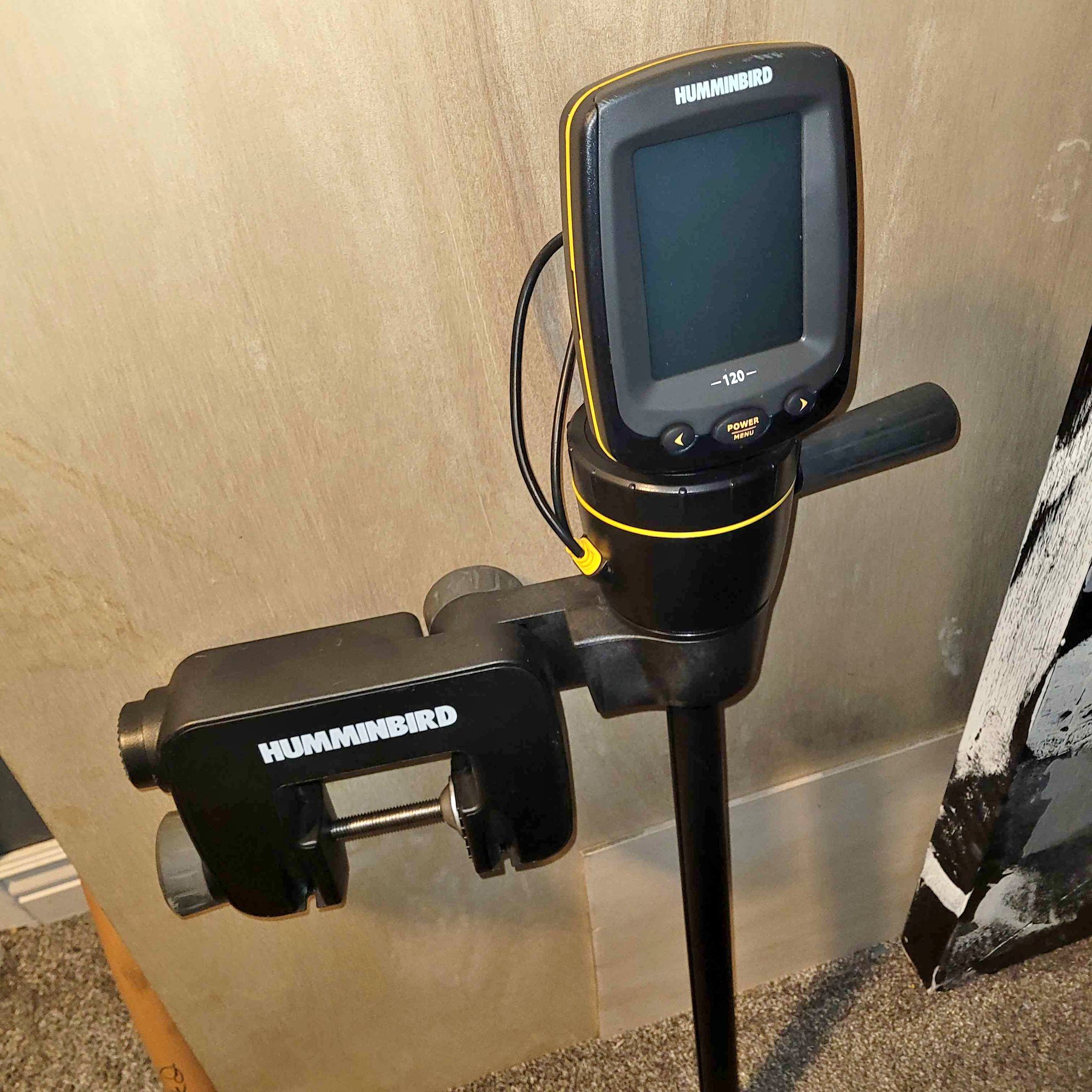 hummingbird fish finders for sale Humminbird XPLORE 10 GPS Finder, MEGA Side Imaging+ & HD Touchscreen (Control Head Only) : Electronics It comes with a gimbal mounting bracket and transom mounting hardware. Humminbird 412000-1 XPLORE 9 CMSI+