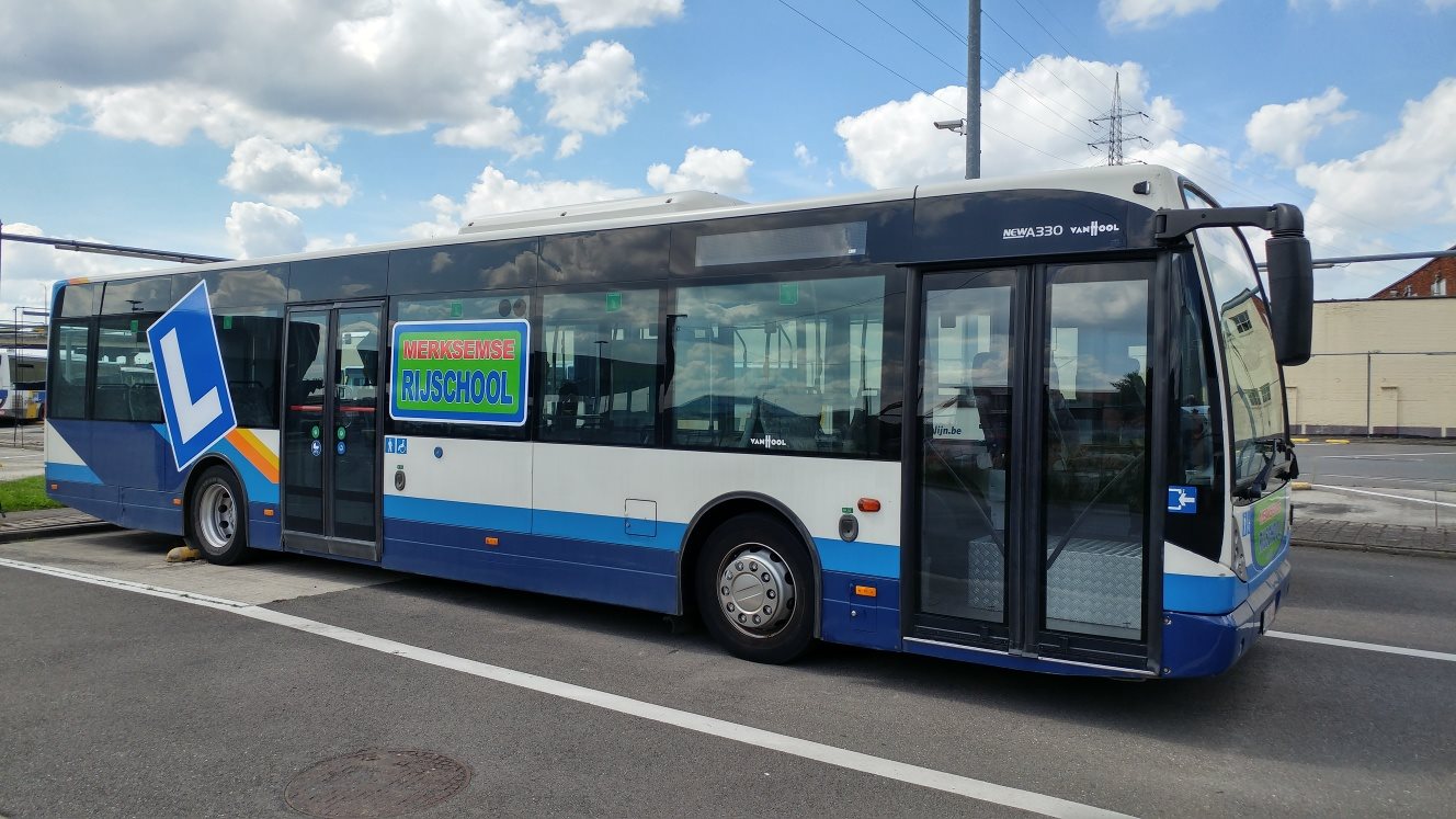 Onze nieuwe bus .... klaar om u op... - Merksemse Rijschool | Facebook