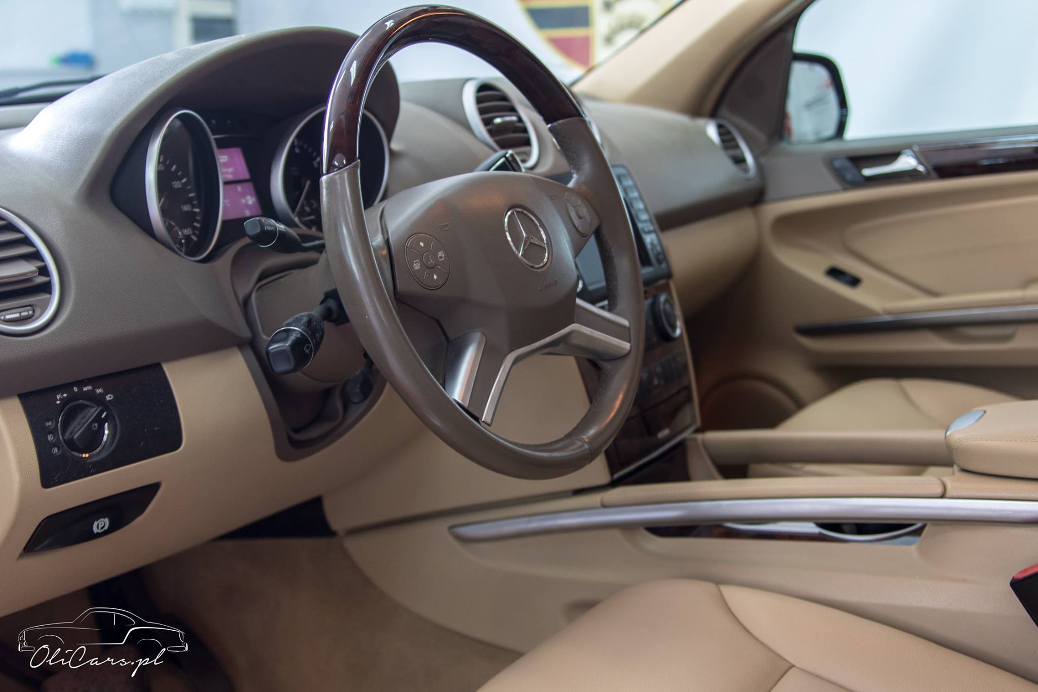 #Mercedes ML550 w naszych rękach - czyszczenie i odżywienie wnętrza ...