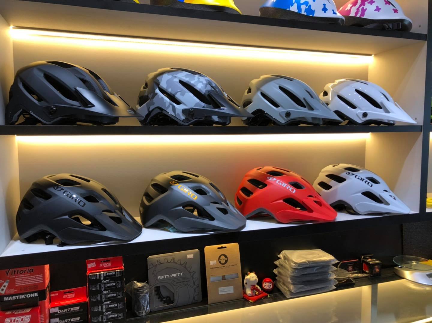 coyote lazer helmet Kineticore - Matte Cali rolling gear bag Color:GREY MELON ready Coyote KinetiCore features Brandy Melville Brown Leather