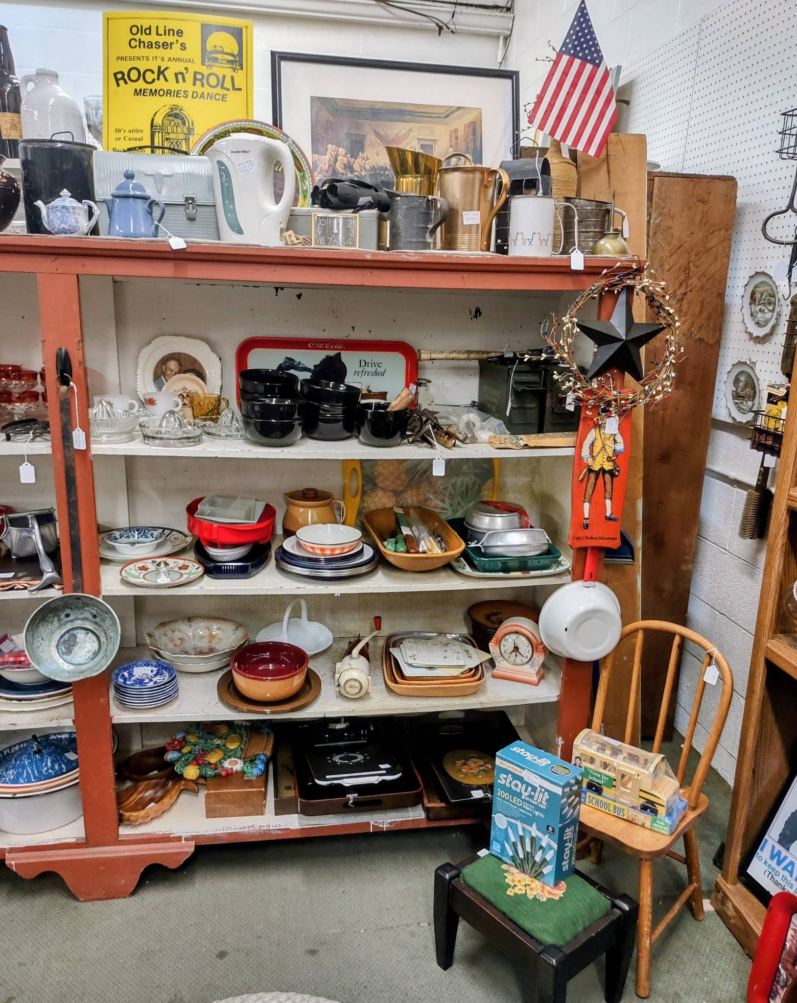The Fayetteville... - The Fayetteville Antique & Craft Mall