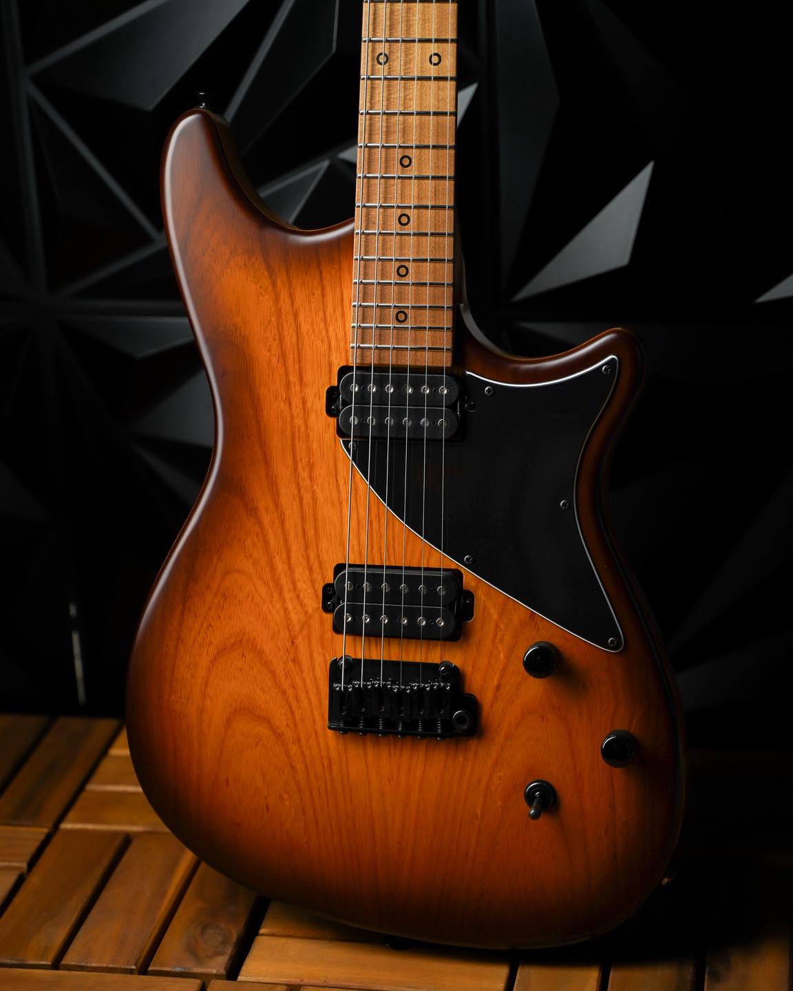 Kiesel - Ct624 in Red denim over flamed maple top with black burst