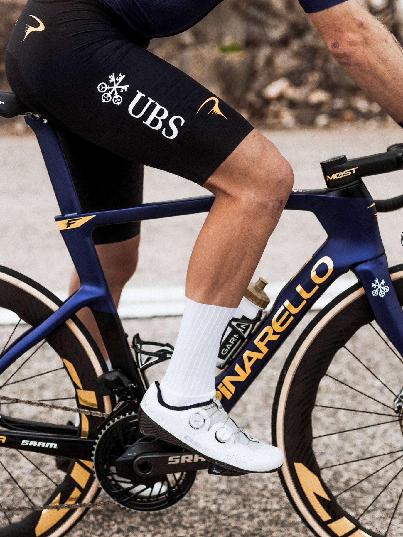 Q36.5 Pro Cycling Team 2026 kit and bike