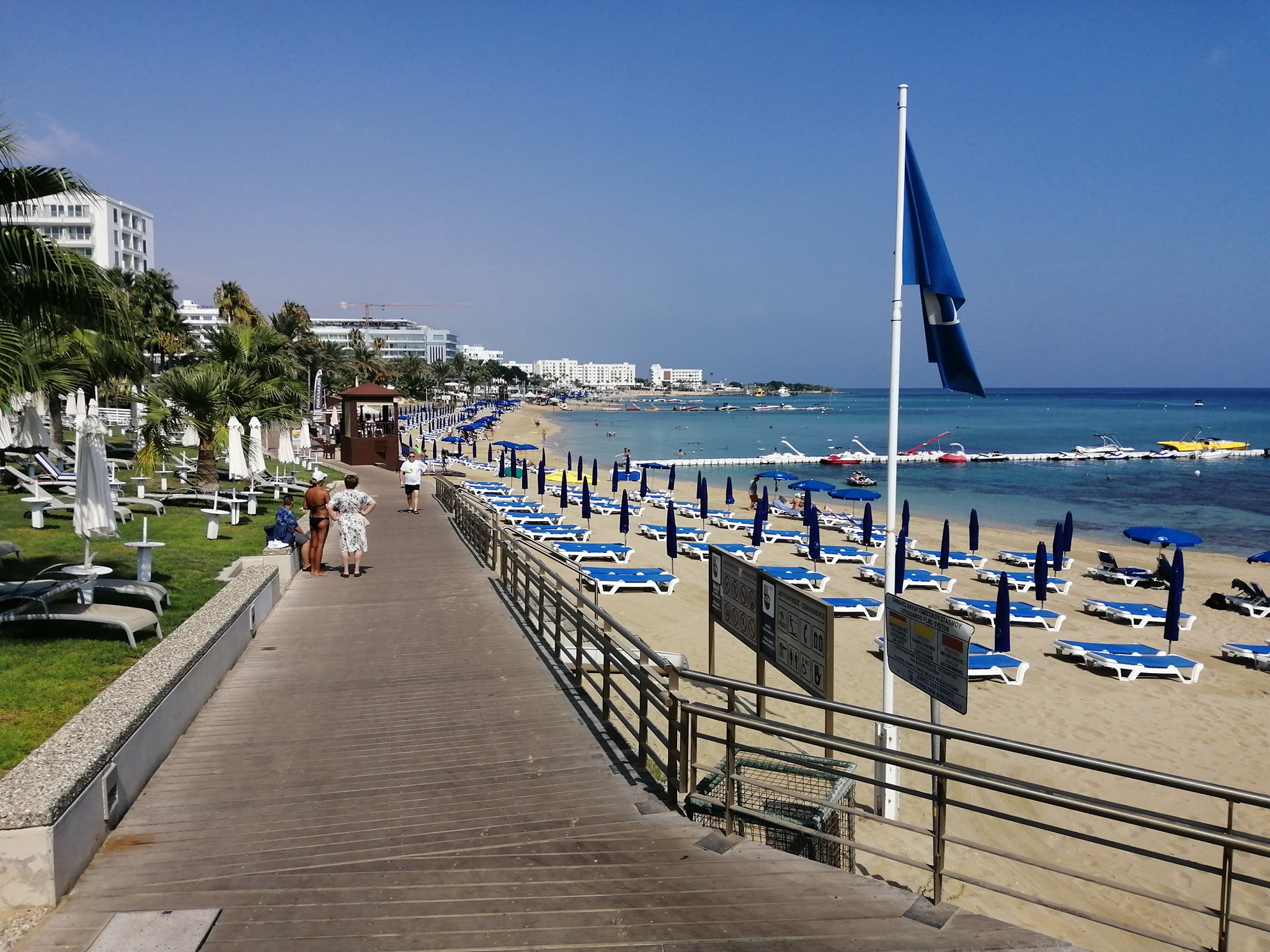 Anyone stayed at Kapetanious Bay Hotel? Thinking of coming next year ...