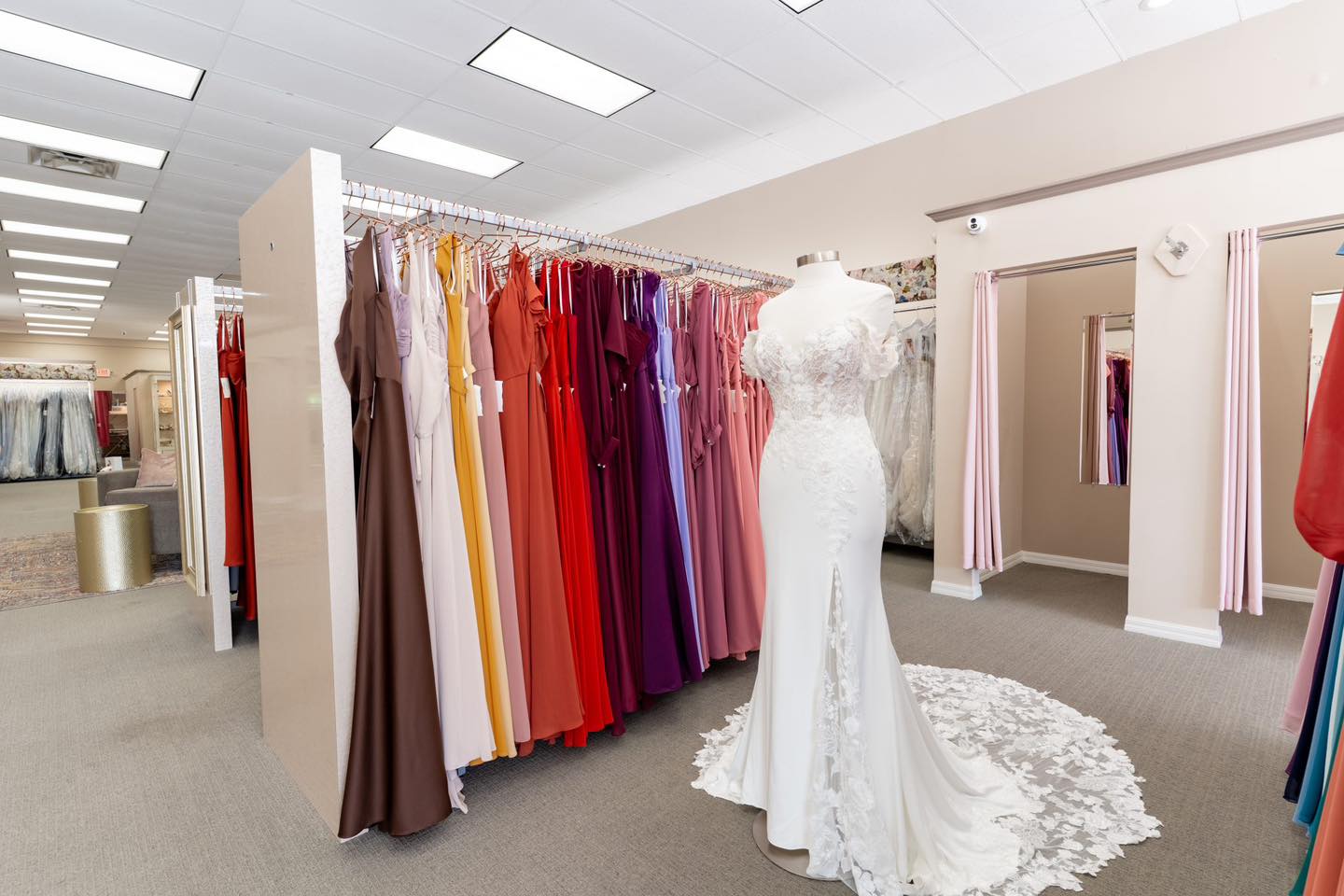 department stores for bridesmaid dresses Why shop local your #BridesmaidDresses?! 👗 👗 👗 Find out #Why on our blog at https://aurorabridal.com/why-shopping-in-store-for-bridesmaid-dress -styles-is-necessary NEW XS H&M BLUE DDR452-3053 Color:Blush Flower