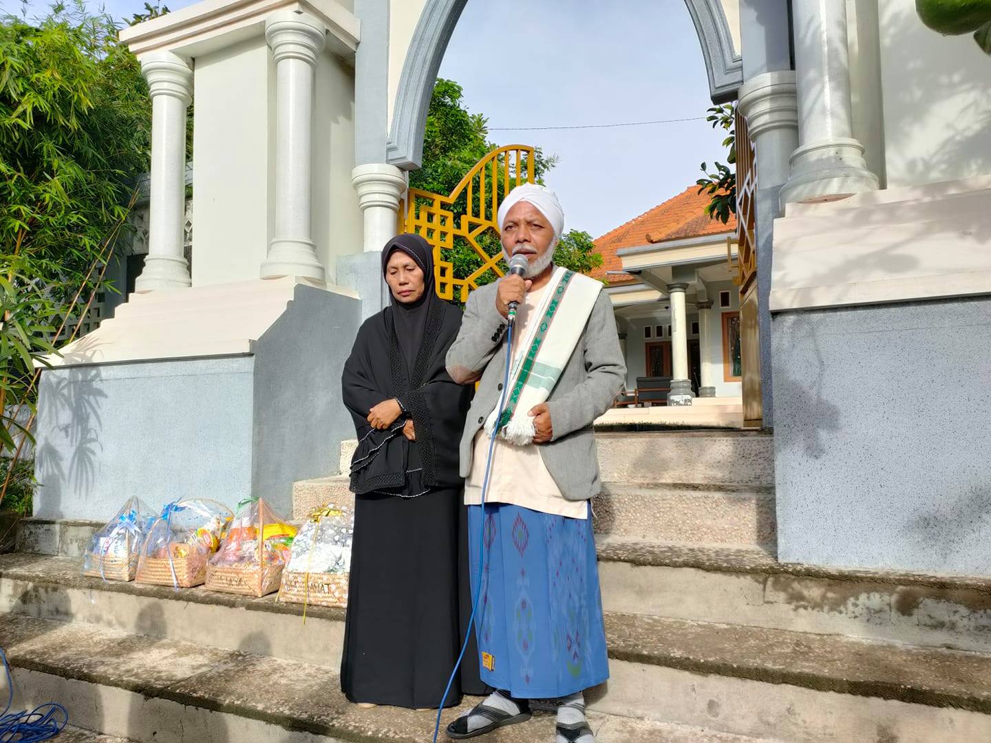 Ahmad Patoni - *Saat Cicit Rasulullah Ali Zainal Abidin... | Facebook