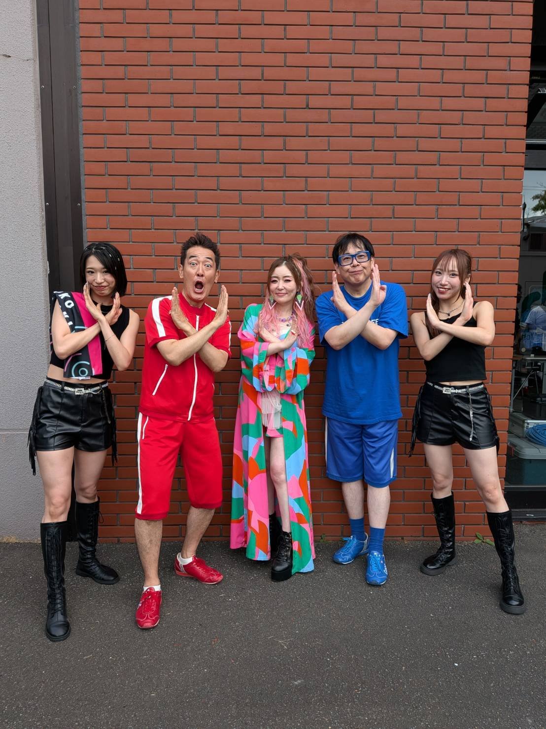 テツandトモ - テツandトモ added a new photo.