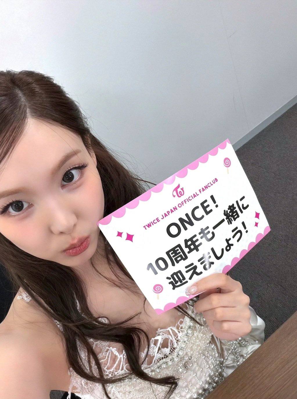 TWICE JAPAN for Special 9th-anniversary selfies 🥰