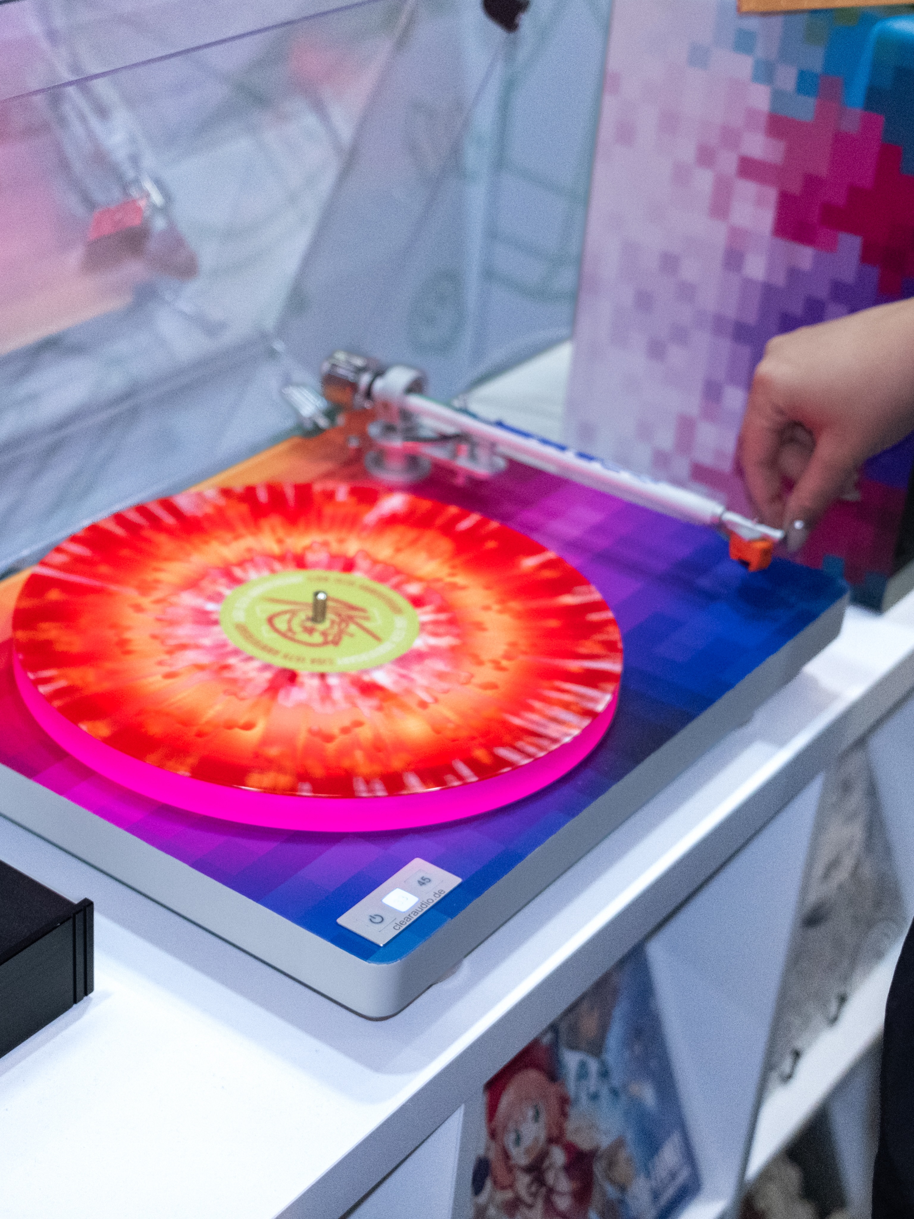 Order Lisa 15th anniversary vinyl with free art print