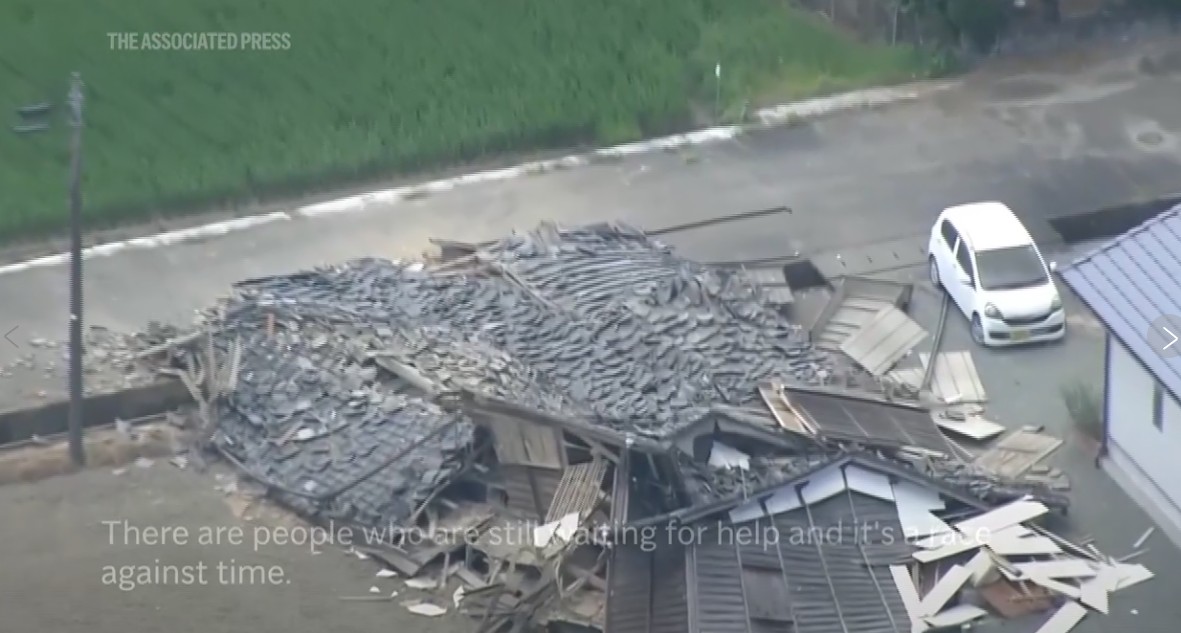 地震だ! 7.1 earthquake in southwestern Japan kills 18, rescue efforts underway