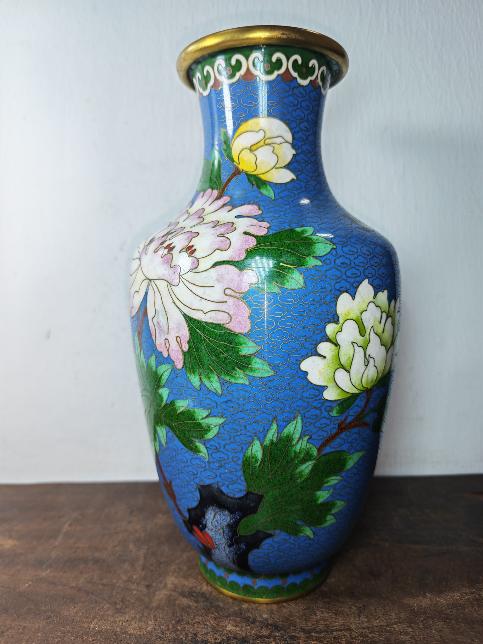 青銅花瓶　宏来造作 今天特价。昭和1954年, 手工精美铜胎珐琅彩制,花草小鸟老大花瓶。高