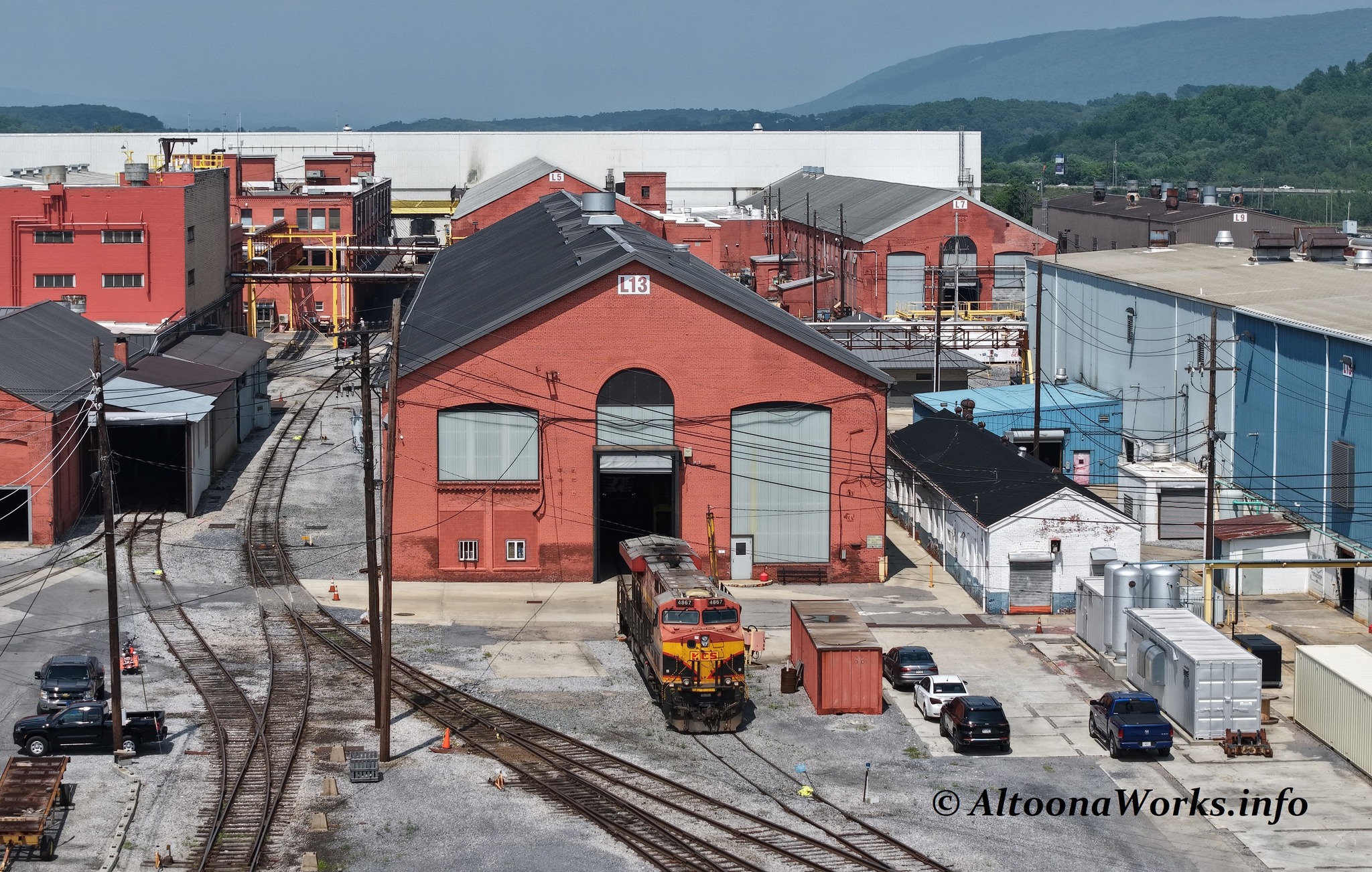AltoonaWorks - 07/1995 - EMD Demonstrator SD80MAC 8000 fresh from