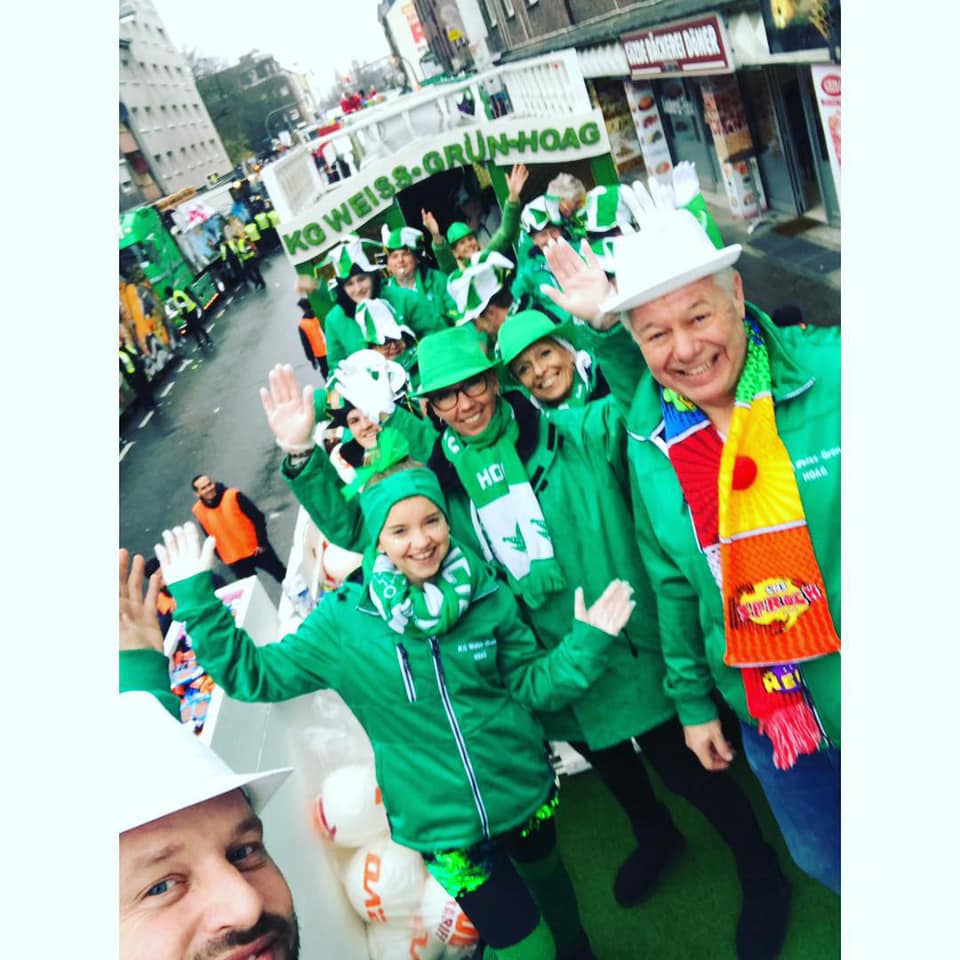 Karnevalszug In Oberhausen Kg Weiss Grun Hoag E V Facebook