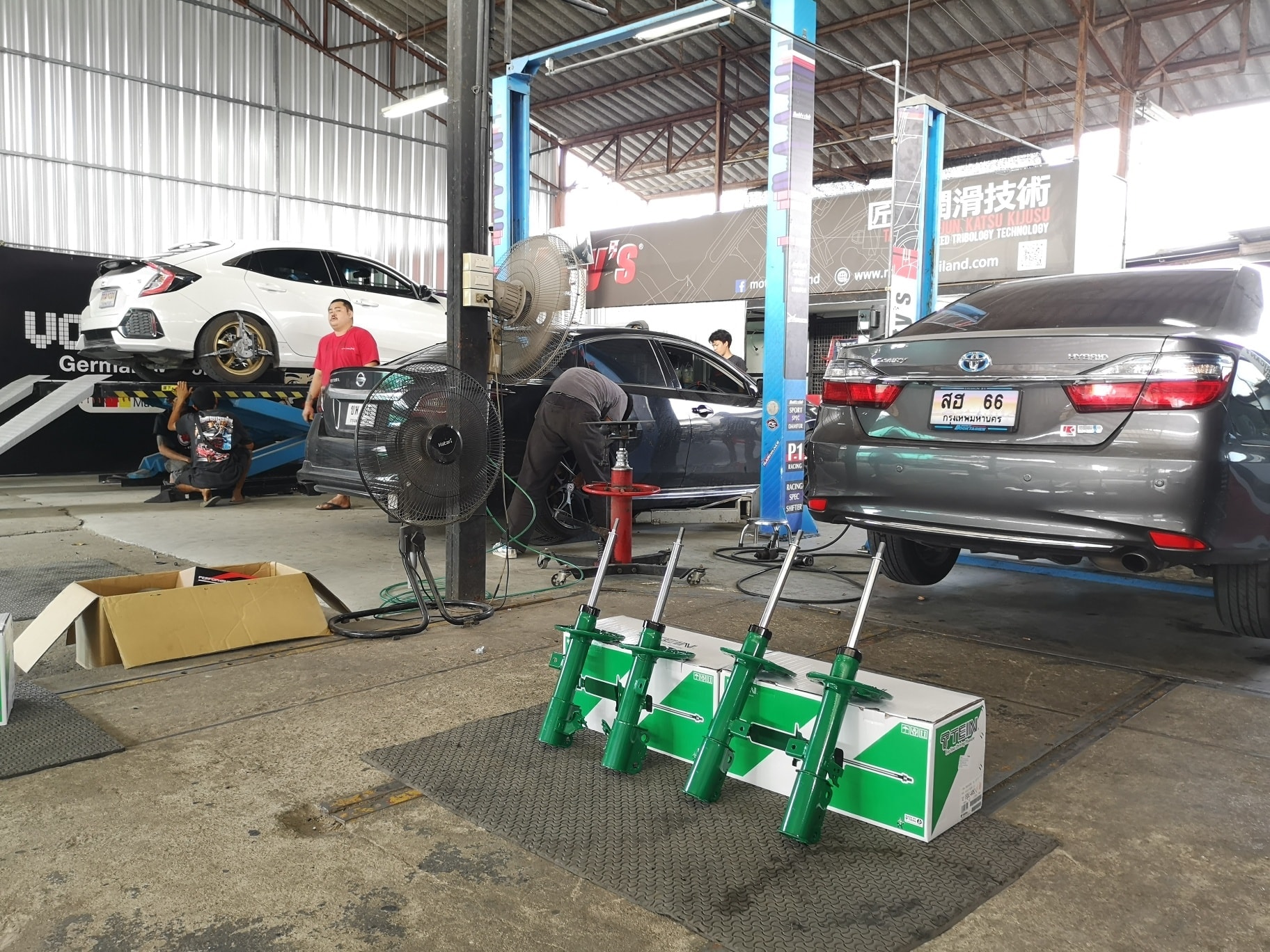 บ่ายๆงานโช้ค 3 ช่อง #AutoAddict... - Auto Addict Thailand