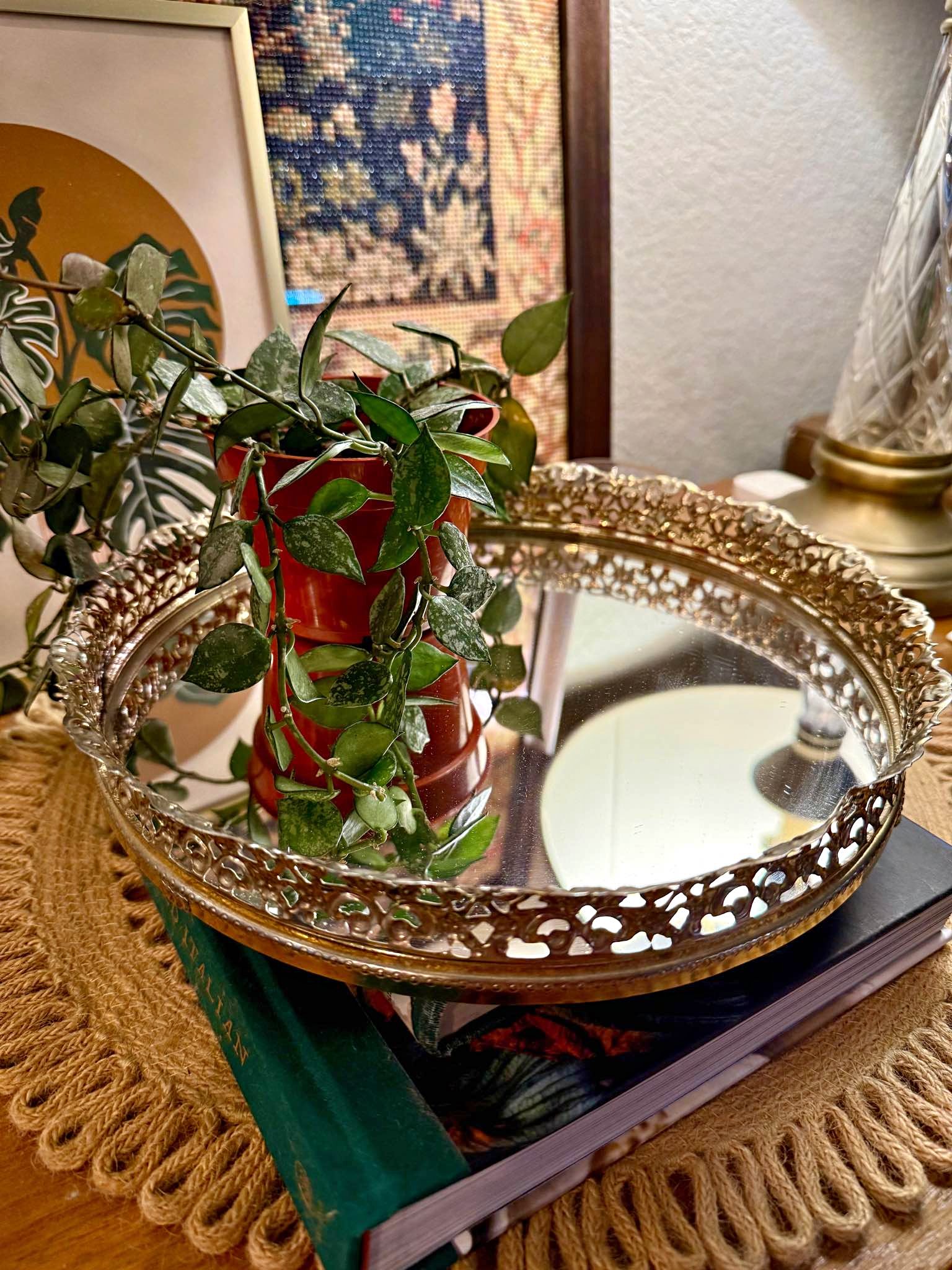 全新和二手待售Vanity-tray-vintage-mirrored | Facebook Marketplace