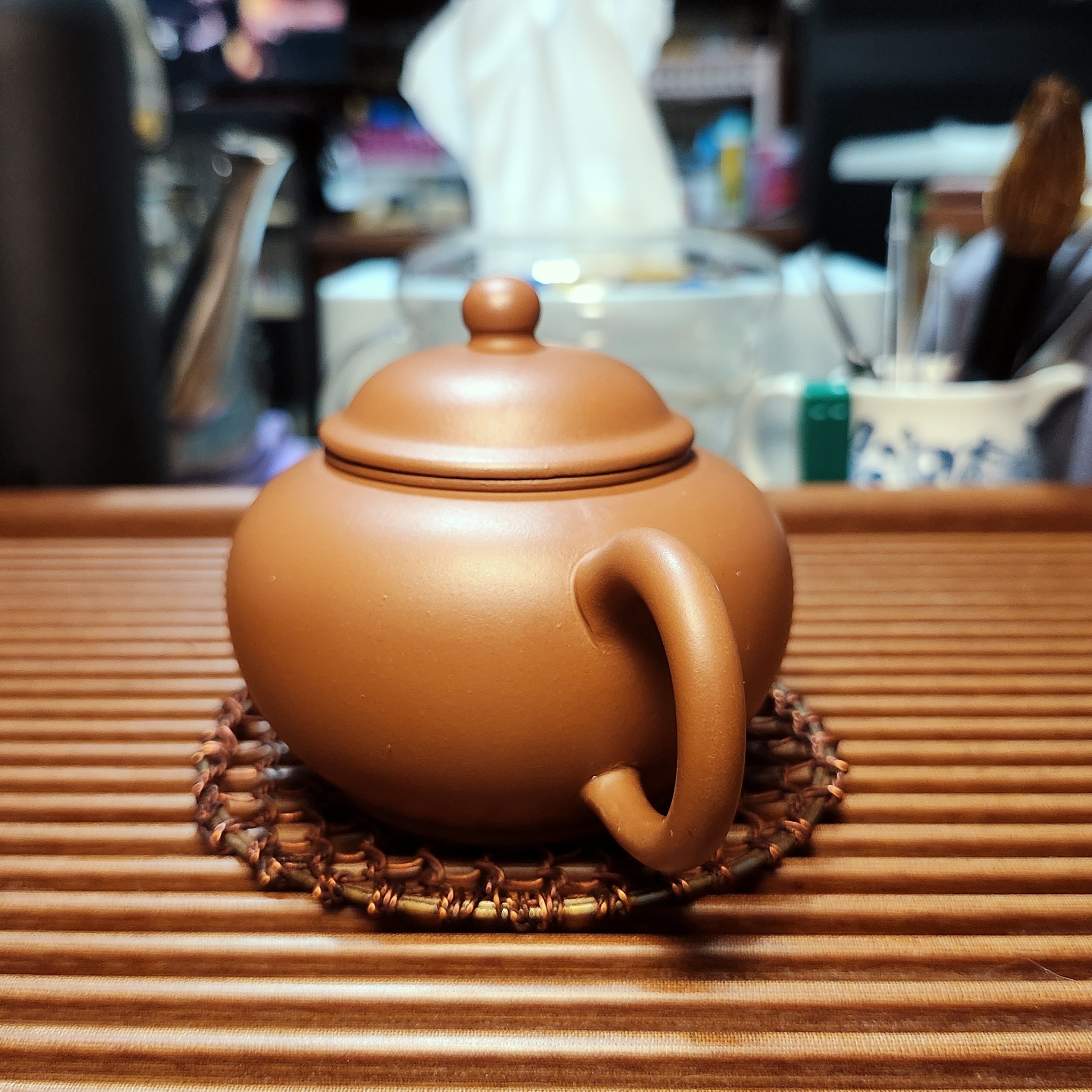 中国　清時代　鈞紅釉壺　台付　アンティーク　送料込み260511 中国 清時代 鈞紅釉壺 台付 アンティーク 送料込み260511 中国 清時代