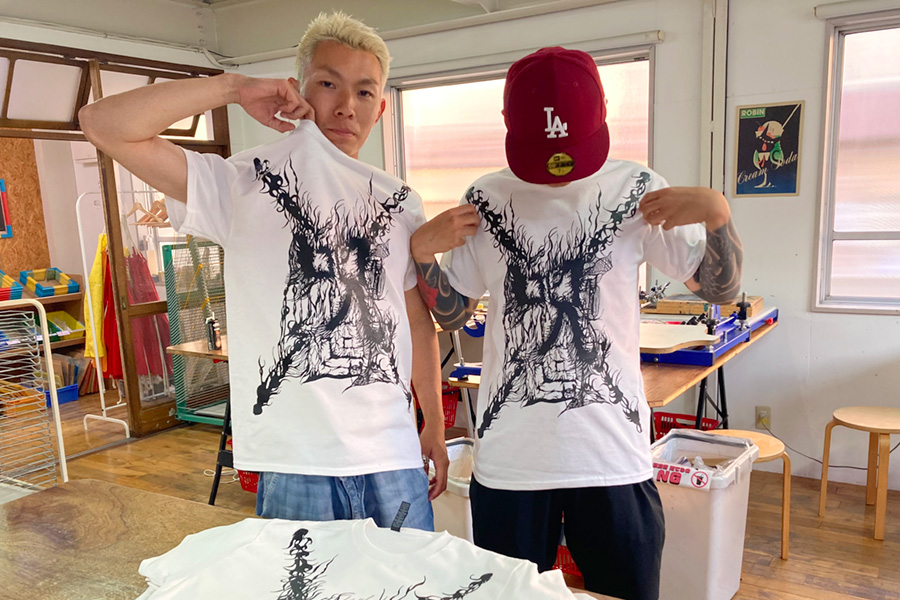 🔥超大判でTシャツに大きくプリント🔥】 手描きのイラストを超大判で