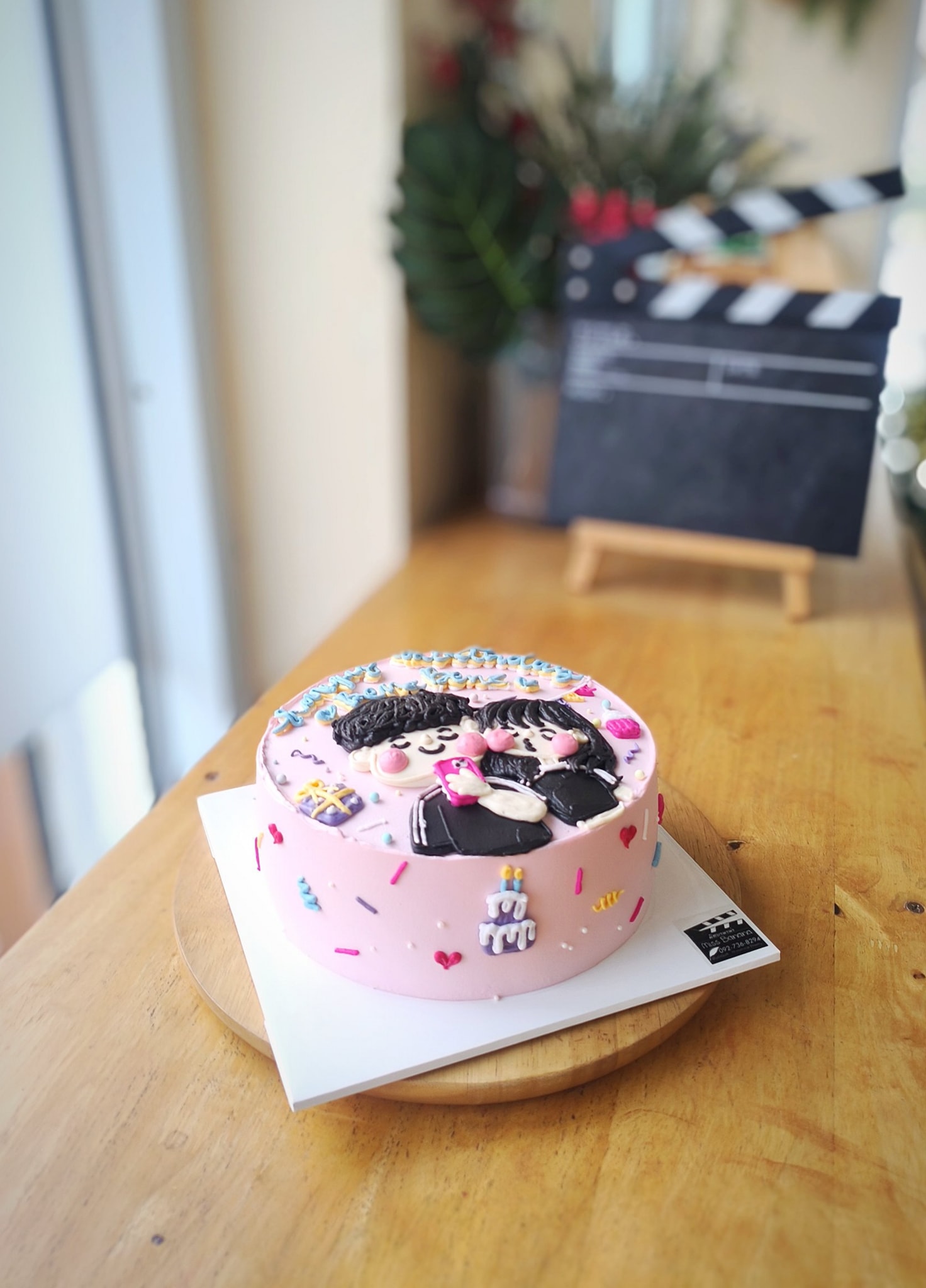 Miss - 🎂🎁🧑🏻👩🏻🎈..Minimal Cake เค้กแบบวาดภาพลงสีคาแรคเตอร์ เค้กขนาด 1 ...