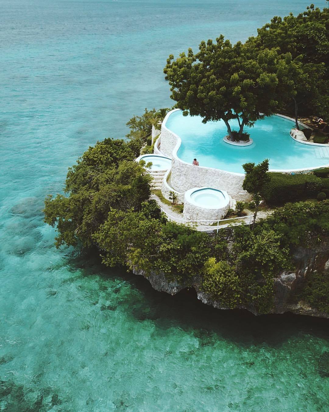 Lounging at the infinity pool of... - Architecture & Design