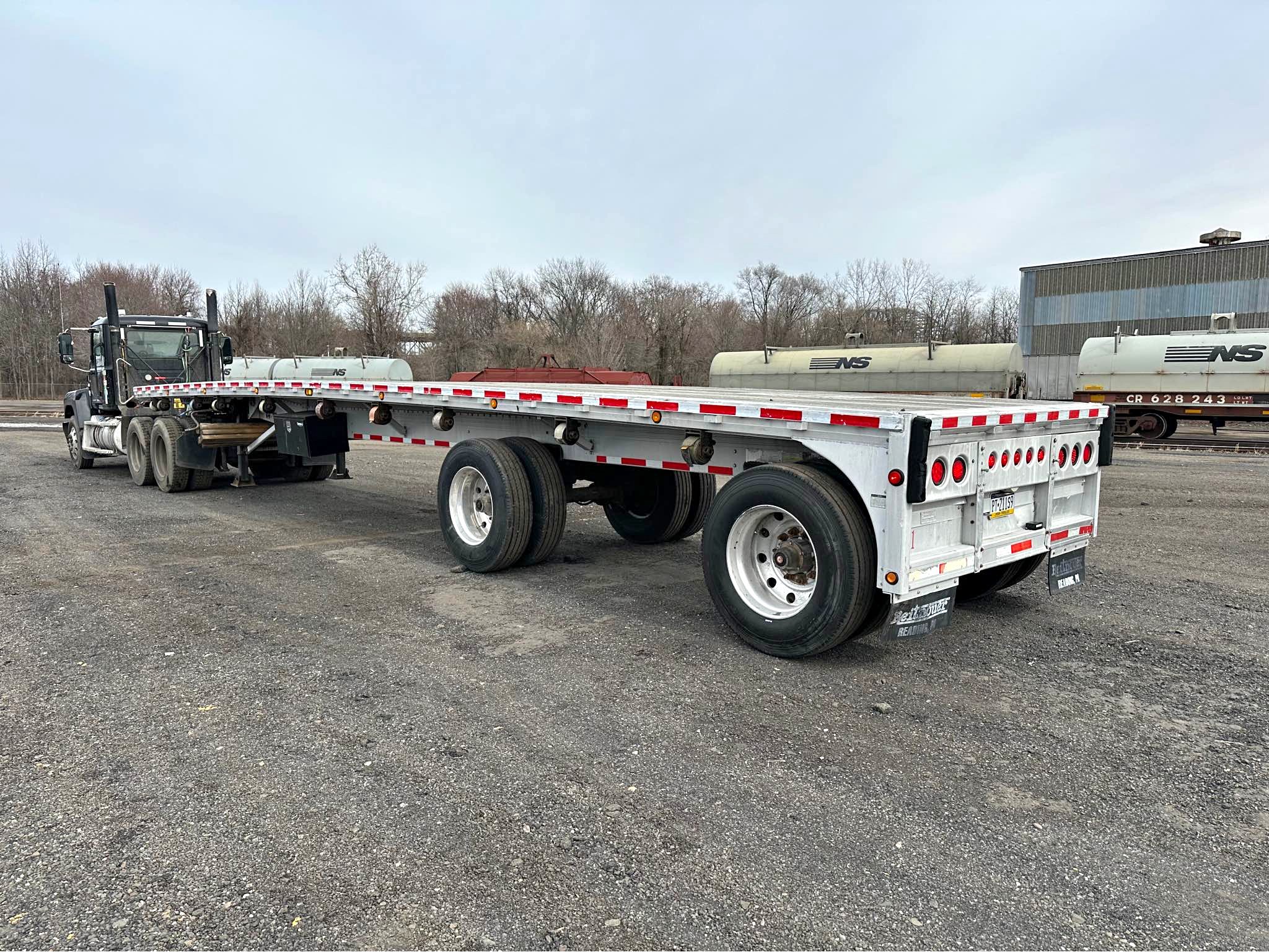 2000 Reitnouer Maximizer 45’x96” Flatbed Trailer Rental - Trailers ...