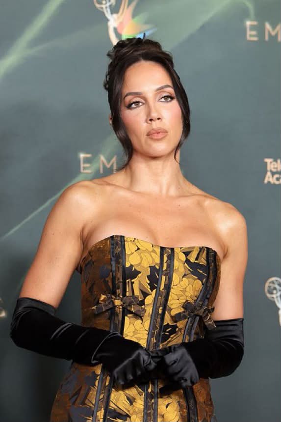 chelsea green dress attended the Emmys! bold design