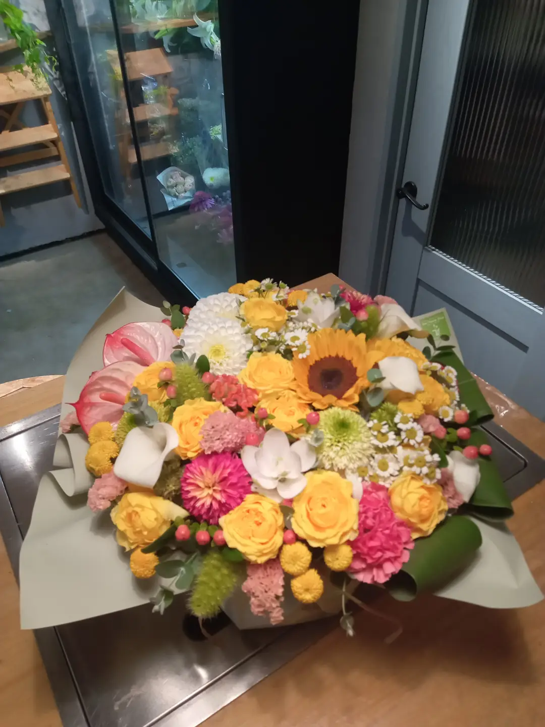 レストランウエディングに… クラッチブーケとブートニアセット🌸 ご