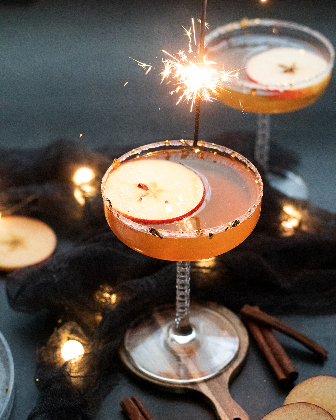We can't stop staring at our ✨ NEW ✨ #NACHTMANN Bossa Nova Edition Cocktail Glass. 🤍 The signature Bossa Nova pattern has made its way onto the stem for the very first