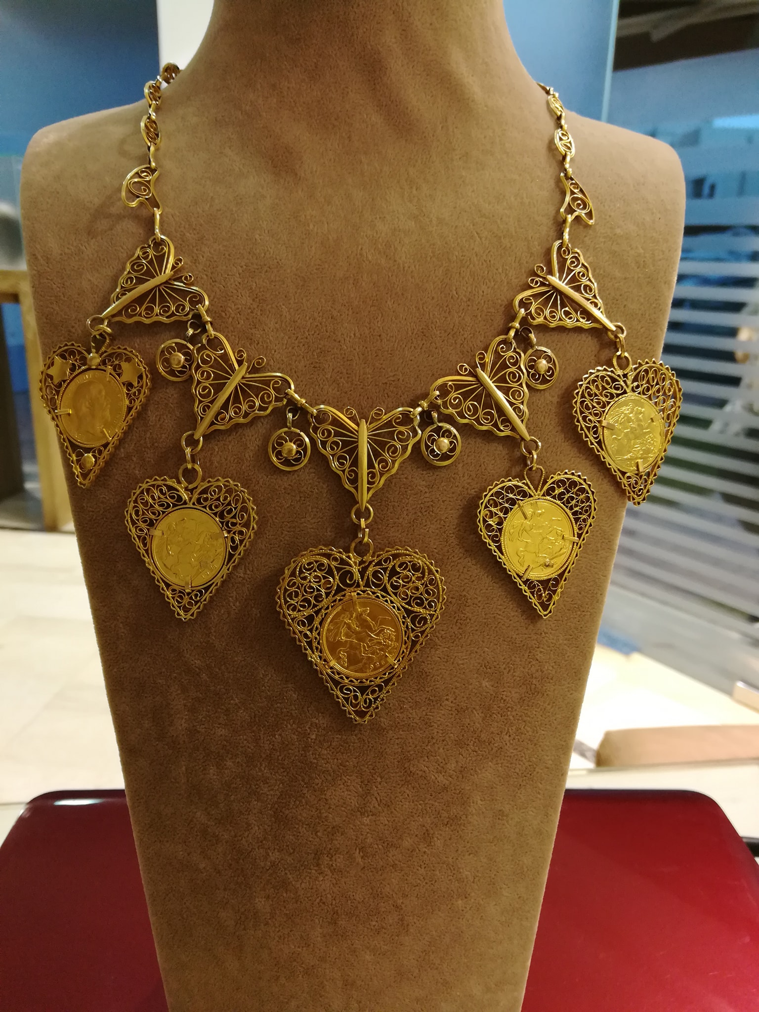 Collier Ancien Joli - Bijou Vintage Sans Marque - Occasion, Parfait Pour Un Look Rétro Et Romantique