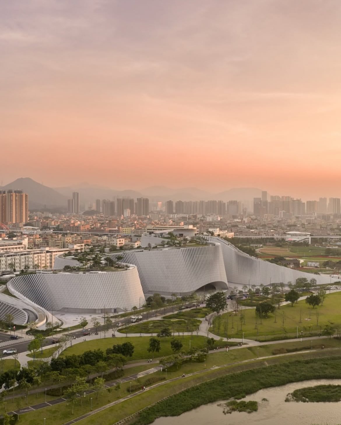 3XN - 3XN님이 새로운 사진 1장을 추가했습니다 — Toronto, Canada