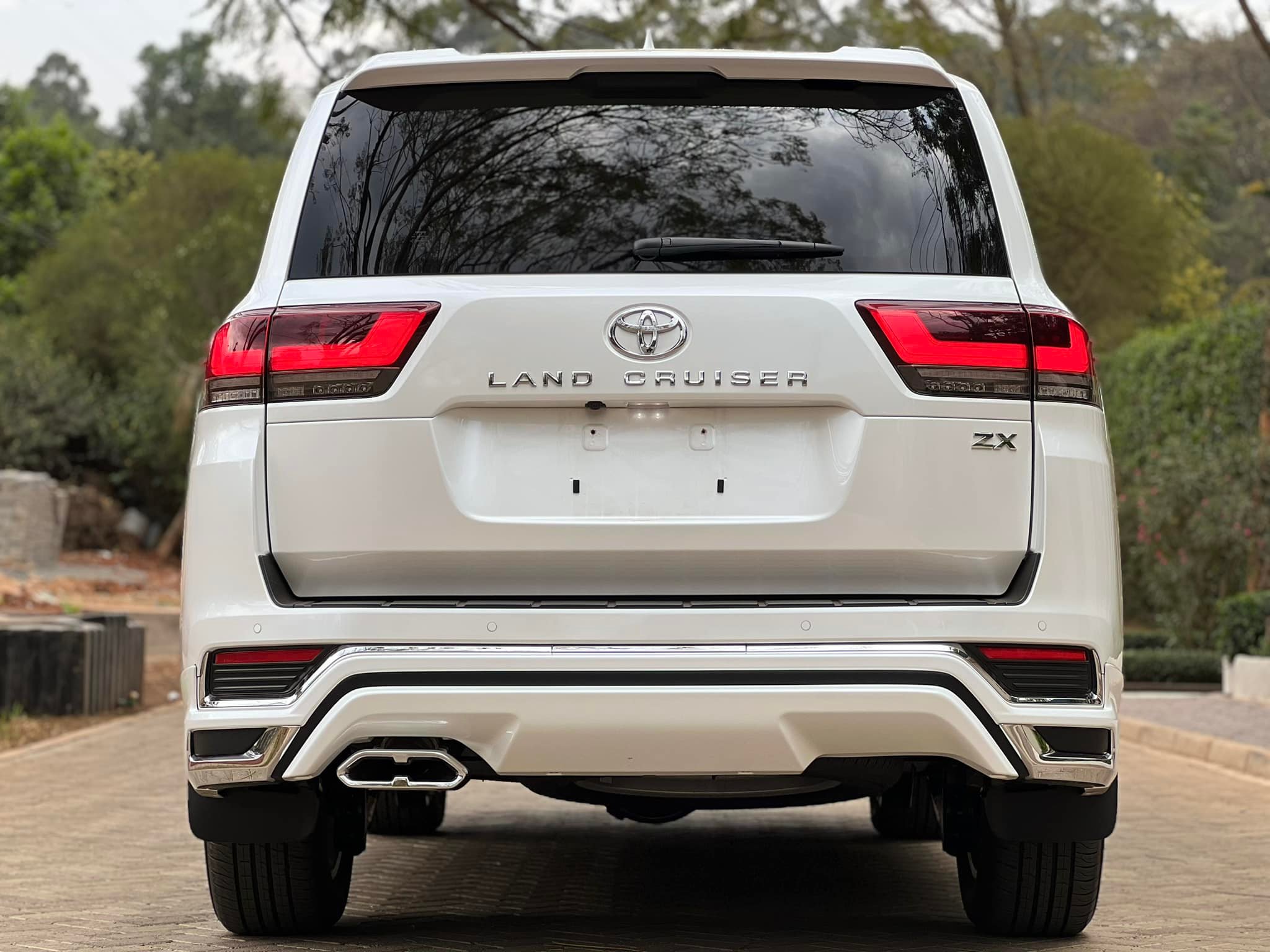 🚨 Brand New in Stock 🚨 The 2024 Toyota Land Cruiser 300 GR Sport
