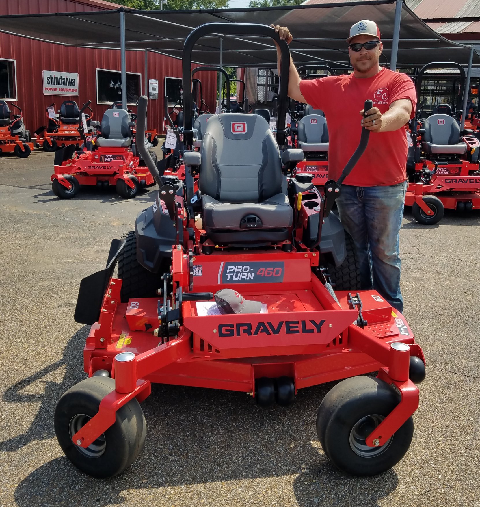 ゼロ The largest zero turn lawn mower dealer in Jones County has got