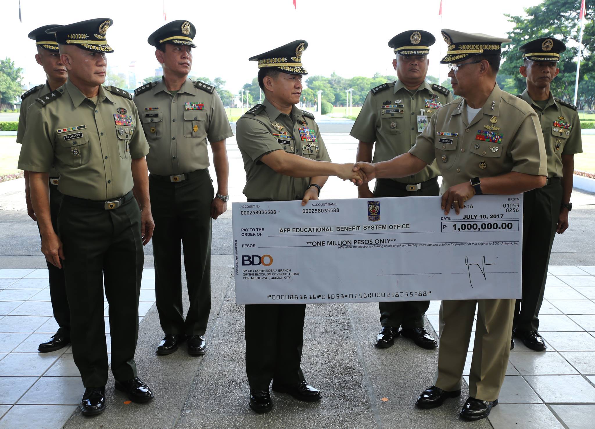 PTV - IN PHOTO: General Eduardo Año (middle), Armed Forces of the ...