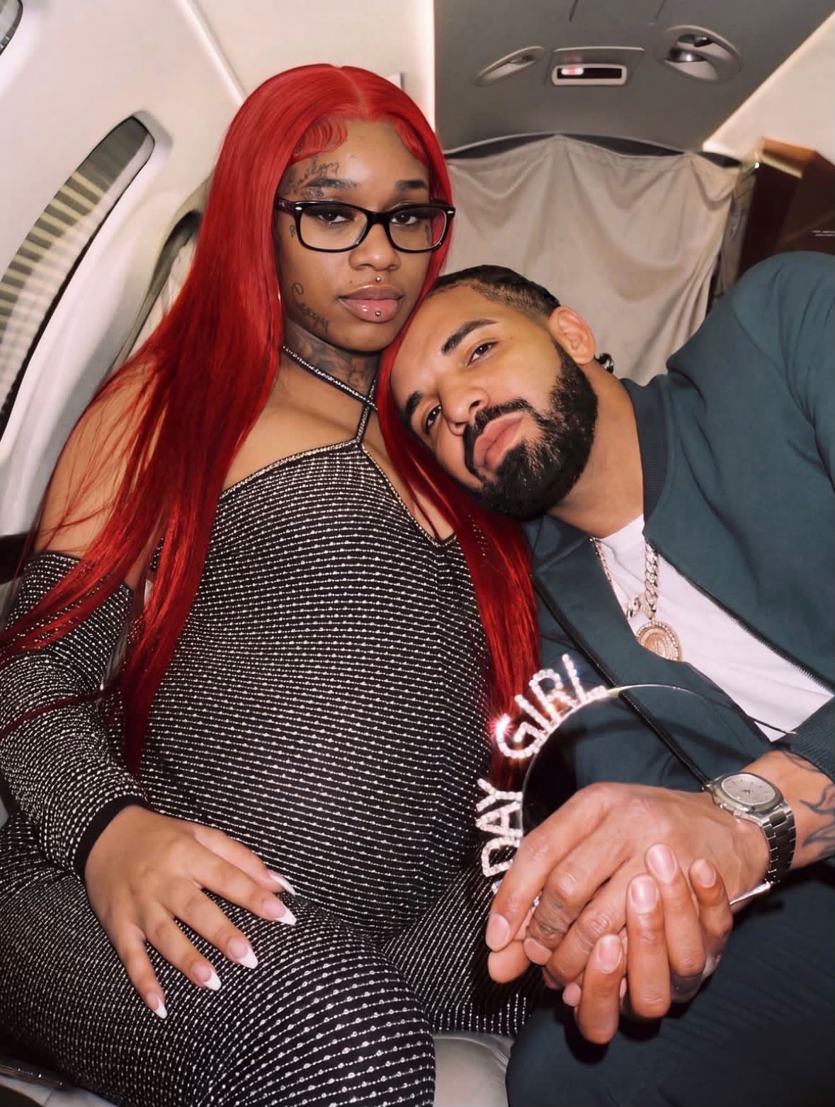 新品 Drake For All The Dogs SZA Sexyy Red What's happening between Drake and Sexyy Red? The pair fueled